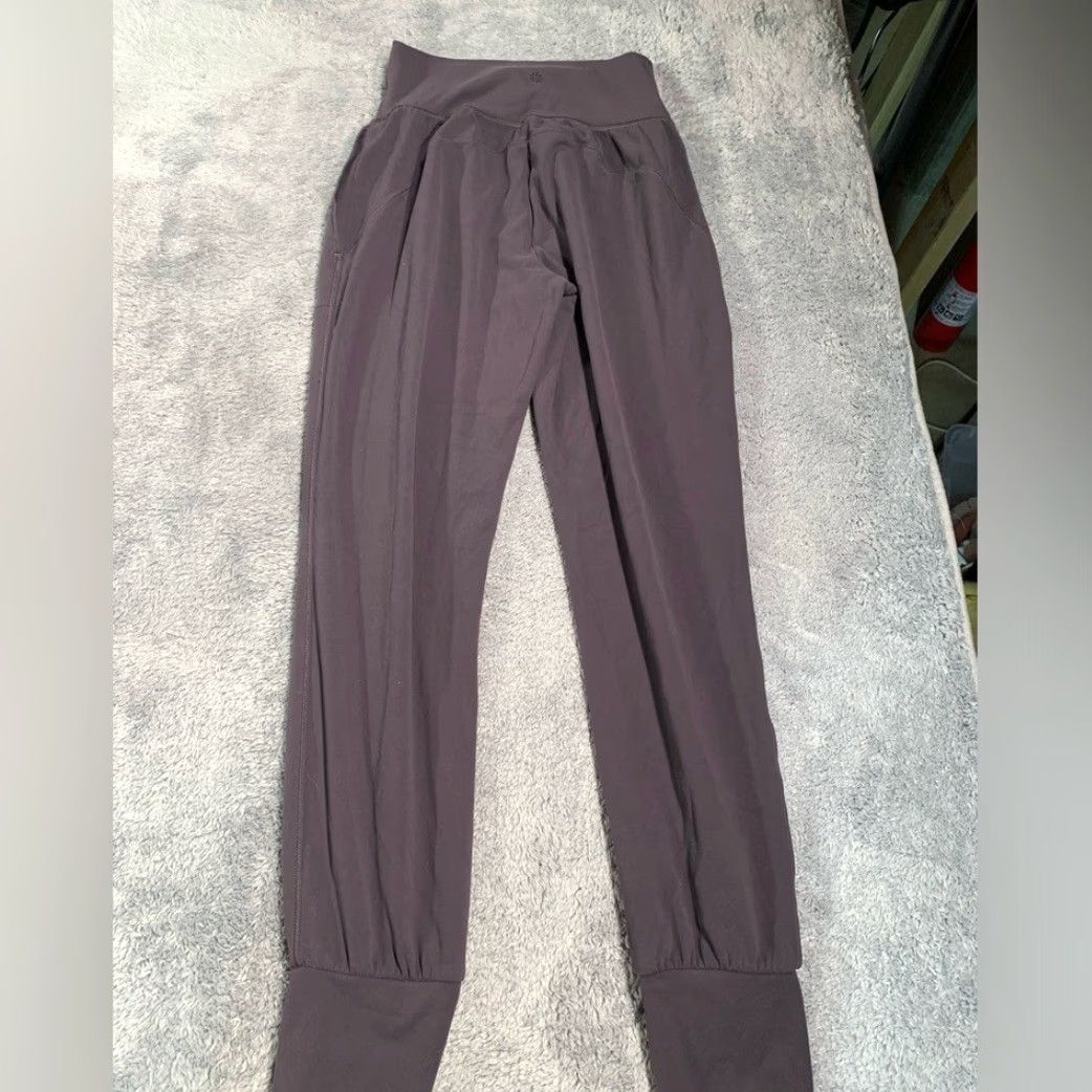 Athleta Athleta Women XS Purple Cruise Joggers Track Pants Pants Regular XS Women's Purple Athleta Cruise Joggers Track Pants Size 26" / US 2 / IT 38 - 7 Thumbnail