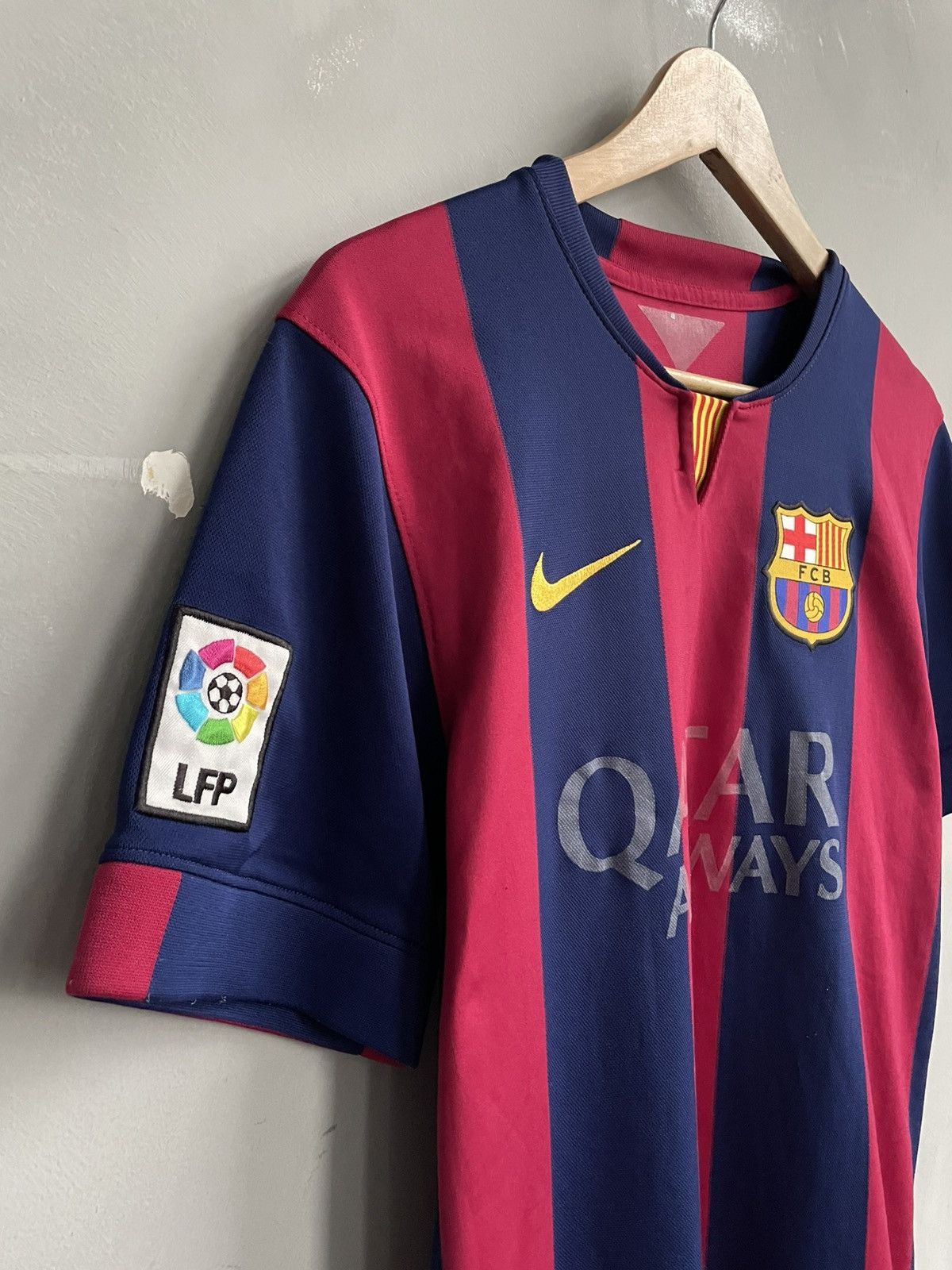 Nike Nike Soccer FC Barcelona Qatar Airways Dri-fit Y2K Style Size US M / EU 48-50 / 2 - 4 Thumbnail