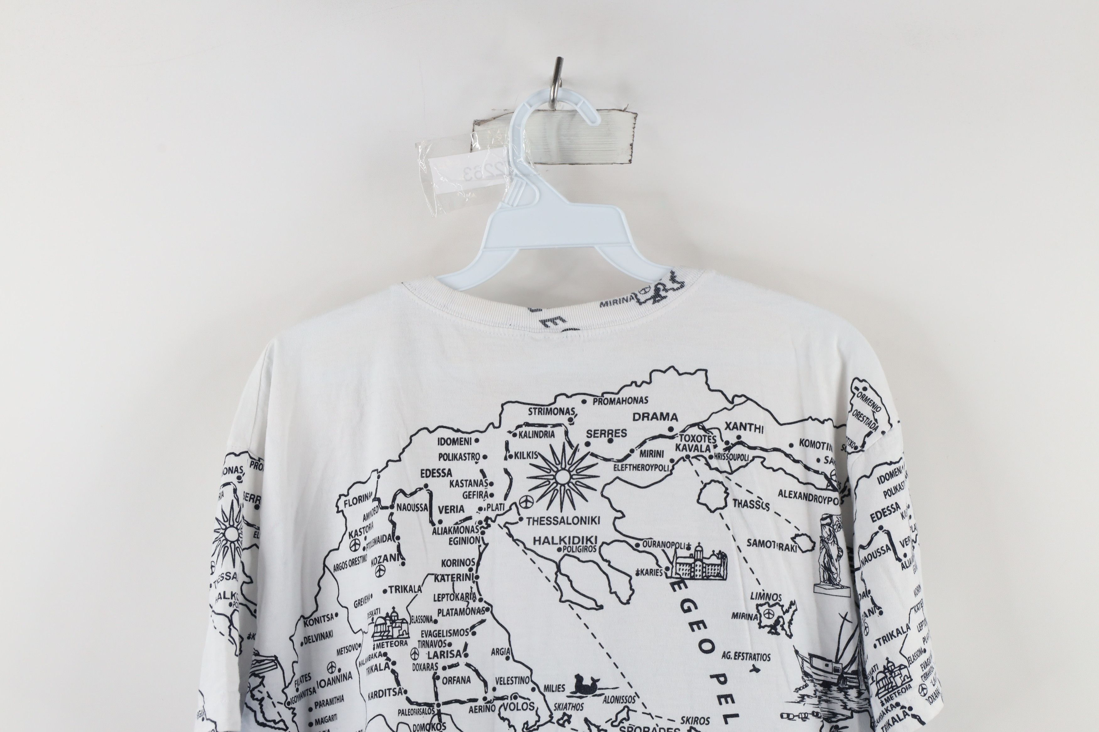 Vintage Vintage 90s Streetwear All Over Print Short Sleeve T-Shirt Size US L / EU 52-54 / 3 - 13 Thumbnail