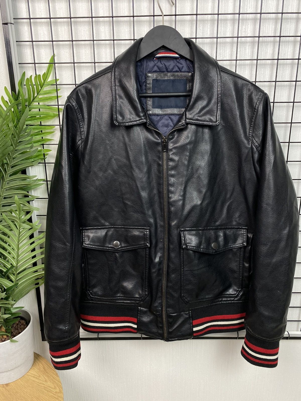 Tommy Hilfiger Rare Tommy Hilfiger Aviator Top Gun jacket Faux leather L Size US L / EU 52-54 / 3 - 1 Thumbnail