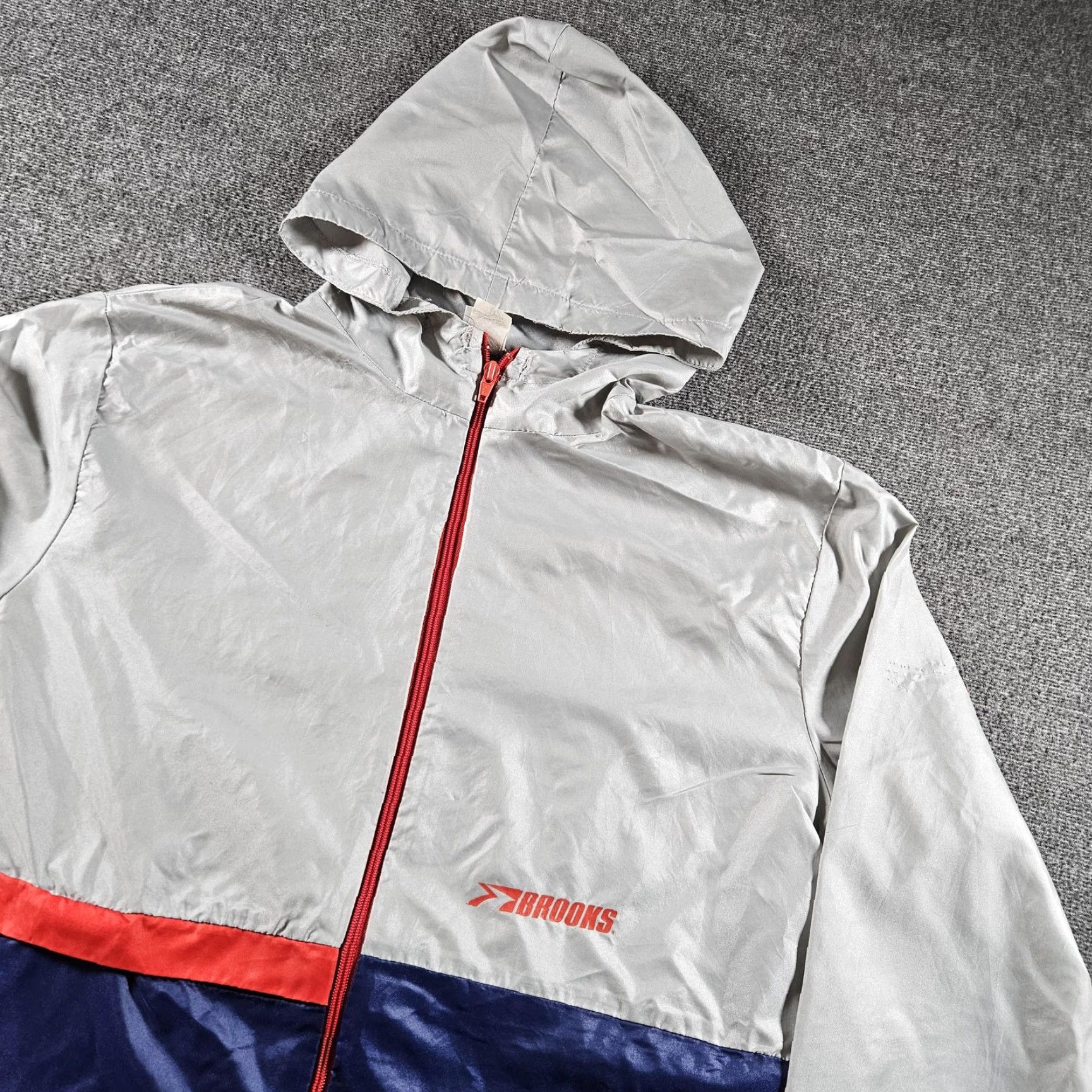 Brooks Brooks Jacket Mens L Gray Blue Nylon Hooded Windbreaker Full Zip Running & Jogging Size US L / EU 52-54 / 3 - 3 Thumbnail