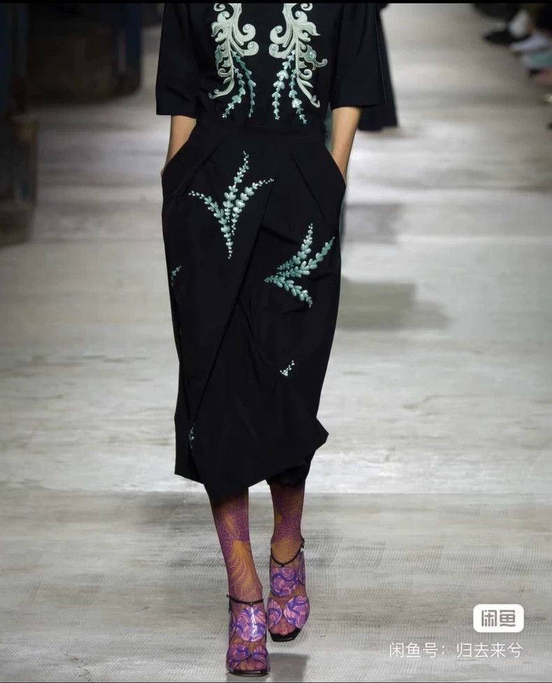 Dries Van Noten Dries Van Noten Hydrangea skirt Size 42" / US 20 - 1 Thumbnail