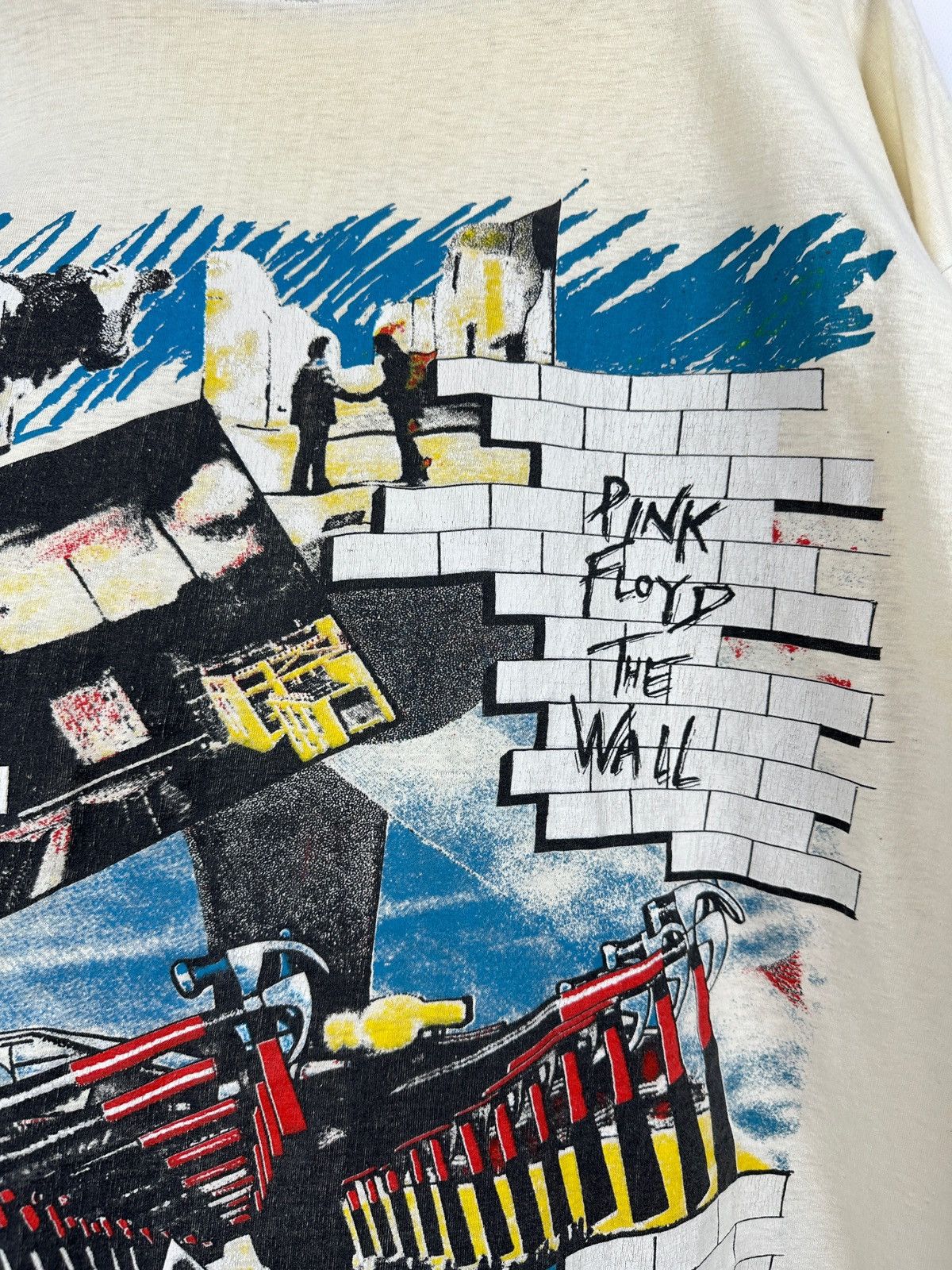 Band Tees Vintage Pink Floyd Division Bell Distressed The Wall T-Shirt Size US XL / EU 56 / 4 - 18 Thumbnail