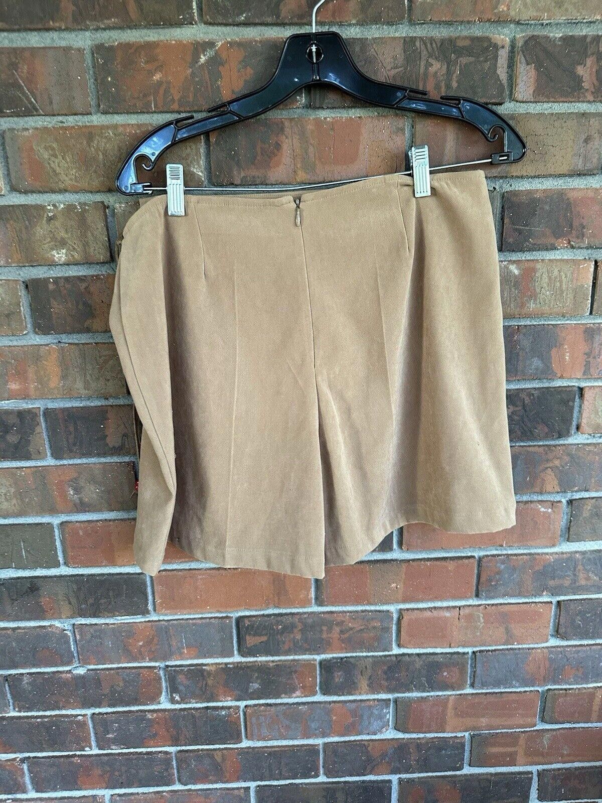 Designer Chic Tan Mini Skirt with Tie Detail Size 36" / US 14 / IT 50 - 9 Thumbnail