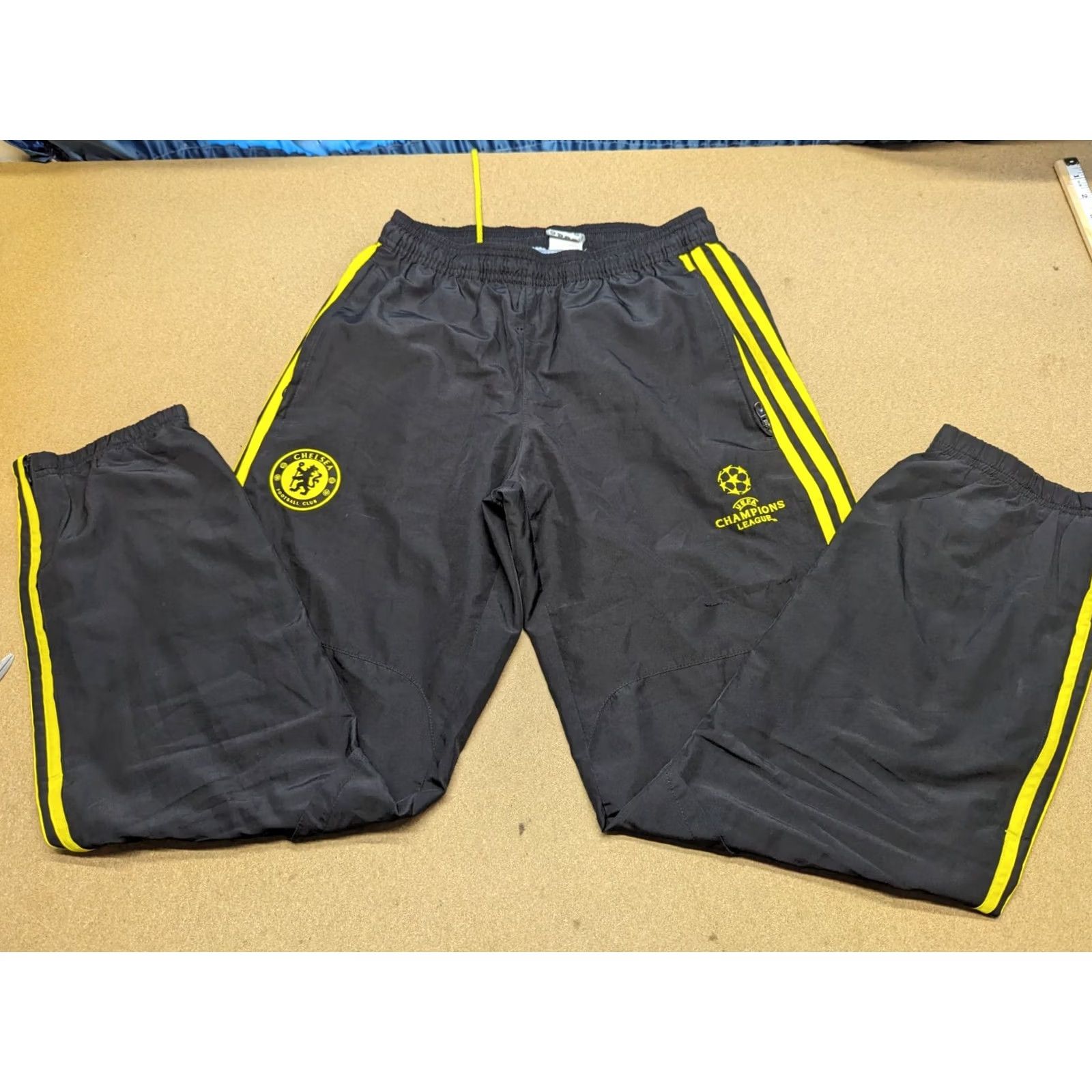 Adidas Adidas Chelsea 2012 Pants Small Training Champions League Black Yellow Football Unisex Adults S Size US 29 - 2 Thumbnail