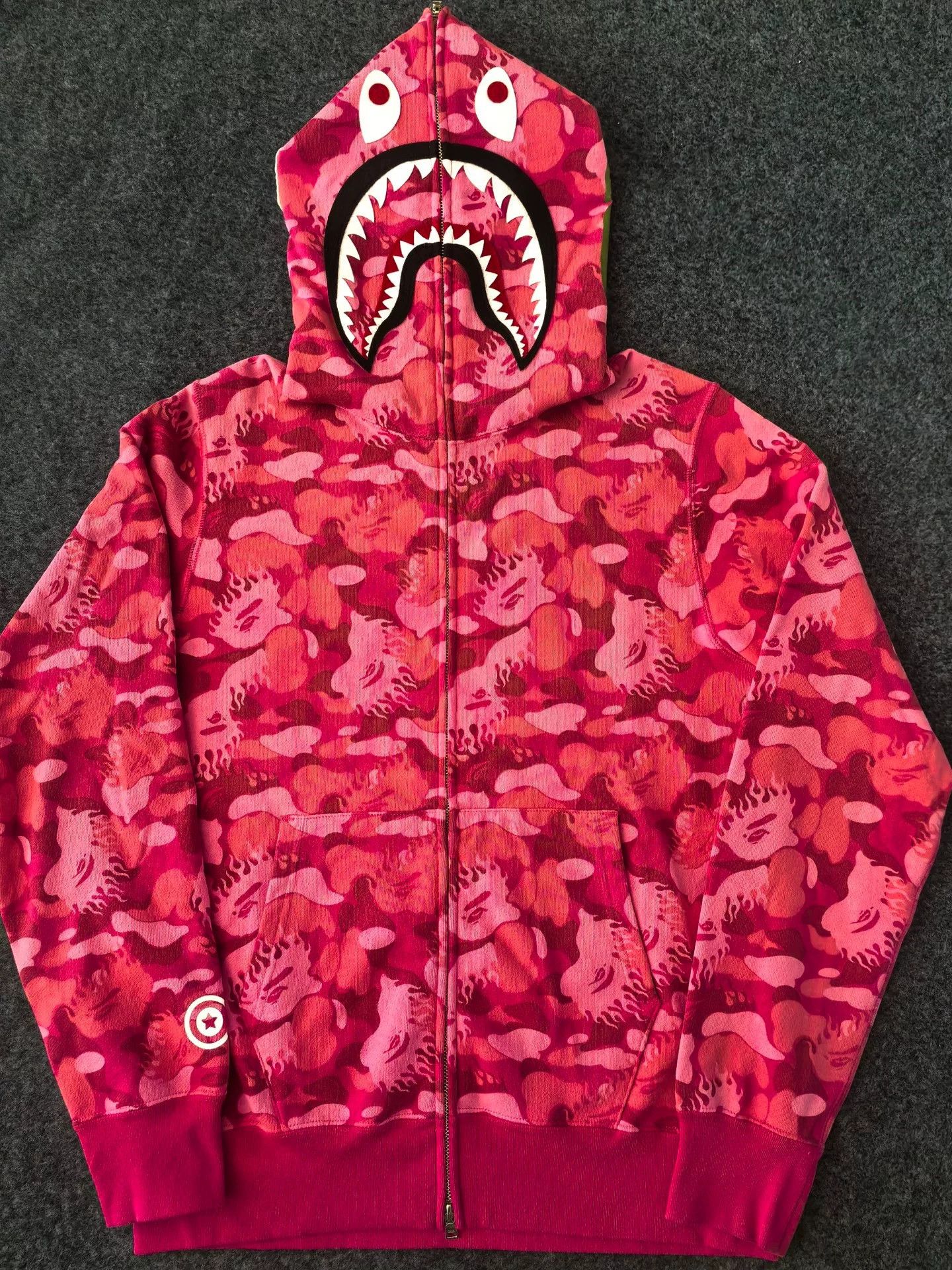 Bape Bape Multi Shark Sweatshirt Pullover Size US L / EU 52-54 / 3 - 1 Thumbnail