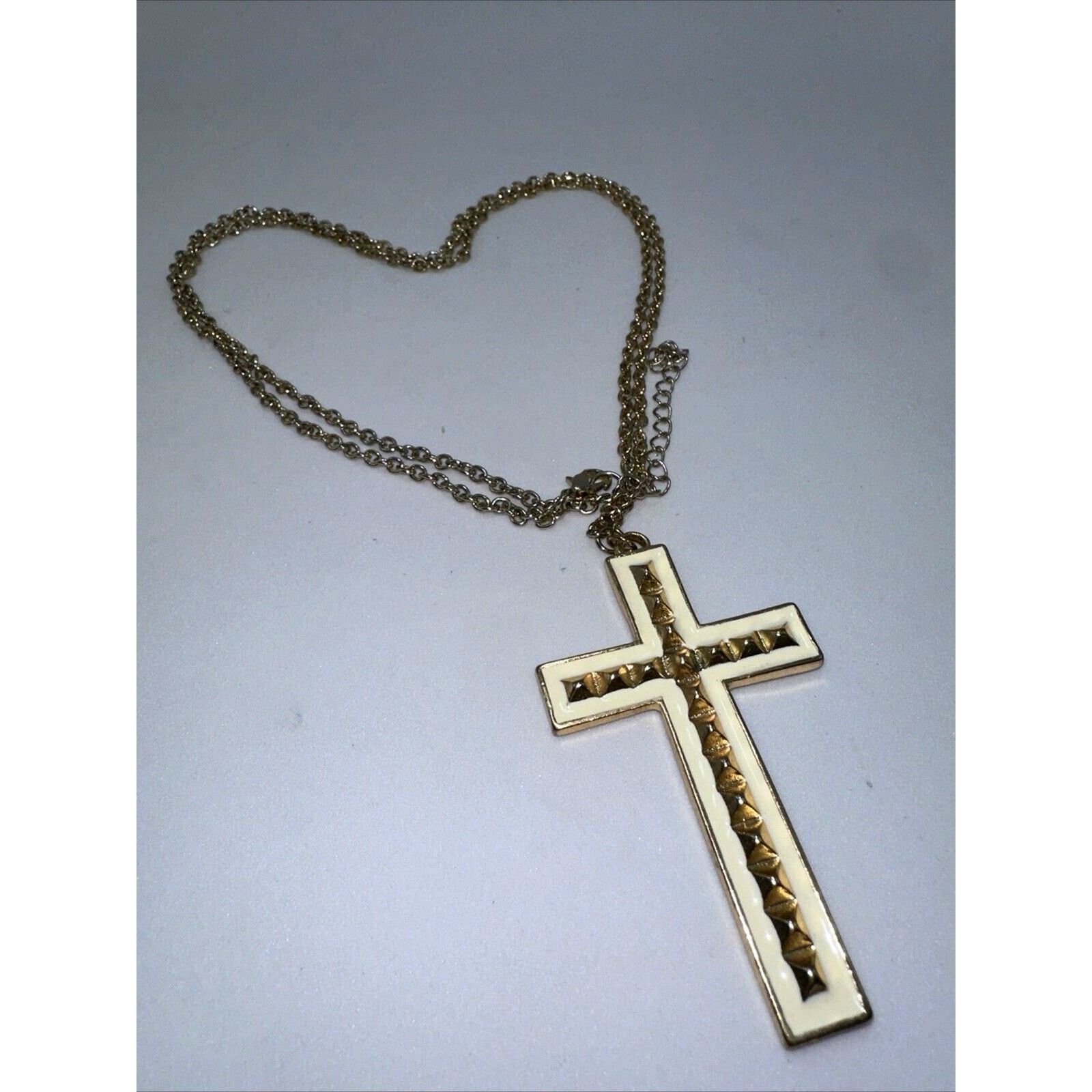 Other Cross Necklace Vtg White Enamel Gold Tone Rope Chain 28” Size ONE SIZE - 1 Thumbnail