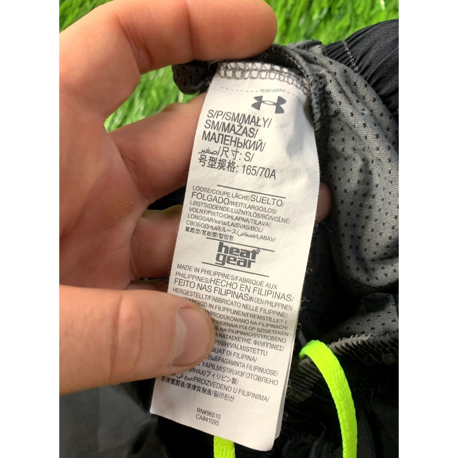 Under Armour Under Armour HeatGear ORIGINAL Training Shorts Mens S Black and Gray 1272870 Size US 29 - 5 Thumbnail