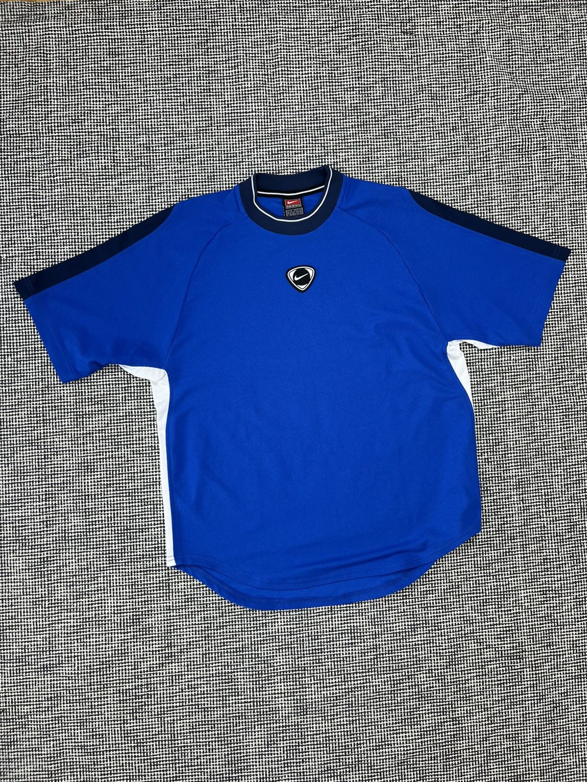 Nike × Vintage 90s Nike center swoosh vintage soccer jersey blokecore Size US S / EU 44-46 / 1 - 1 Thumbnail