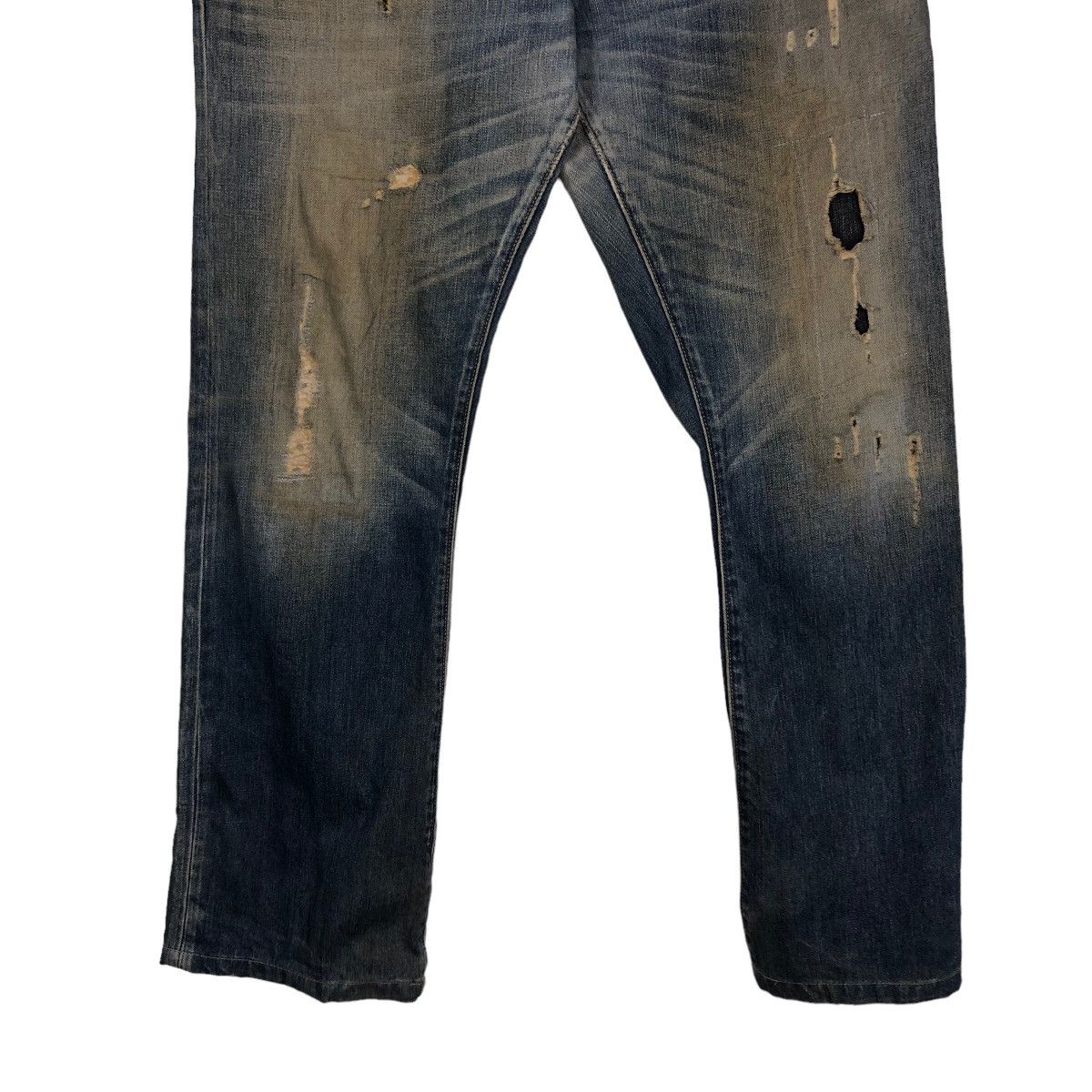 Levi's 🔥Rare Worn Rusty Big Hole Levi’s Distressed Jeans Denim Size US 36 / EU 52 - 5 Thumbnail