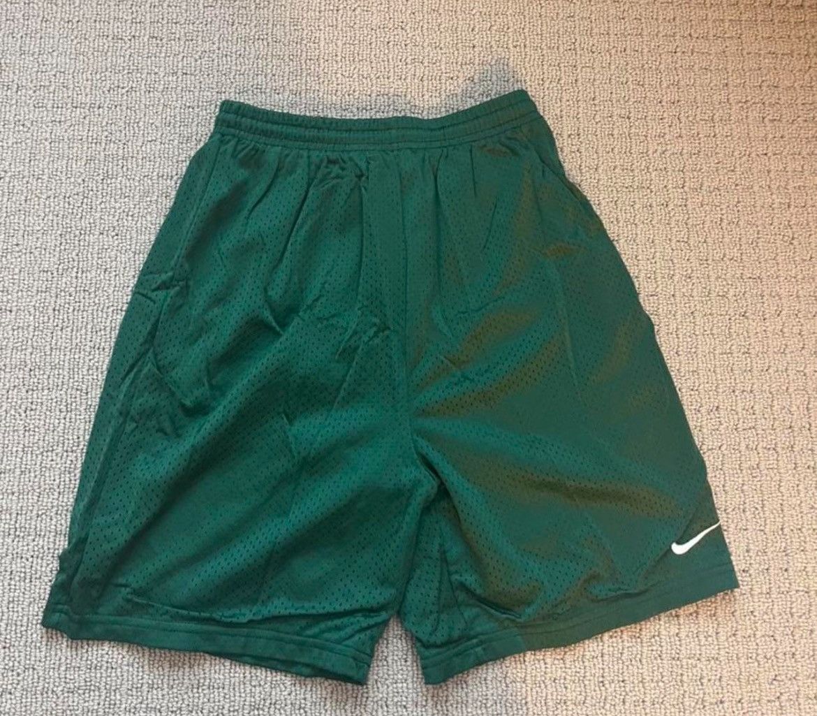 Nike × Vintage Vintage Nike mesh green shorts Size US 30 / EU 46 - 1 Thumbnail
