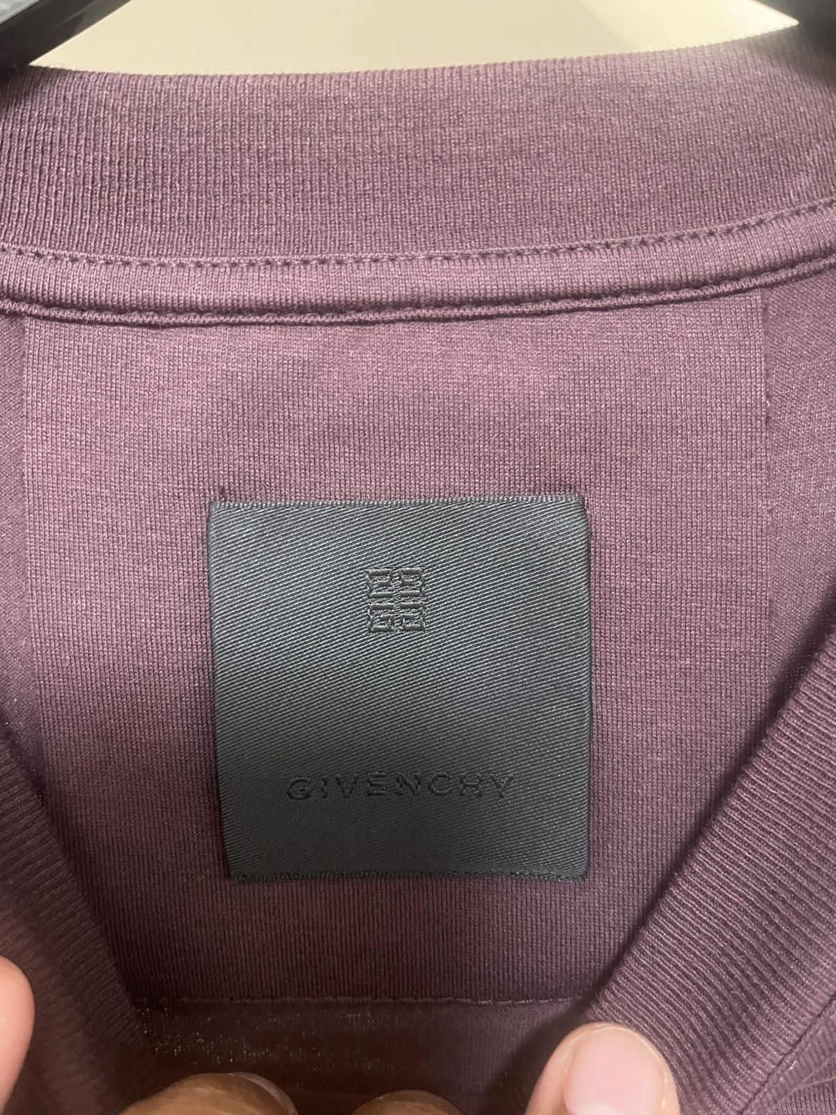 Givenchy Givenchy Burgundy T- Shirt Sz L Size US L / EU 52-54 / 3 - 5 Thumbnail
