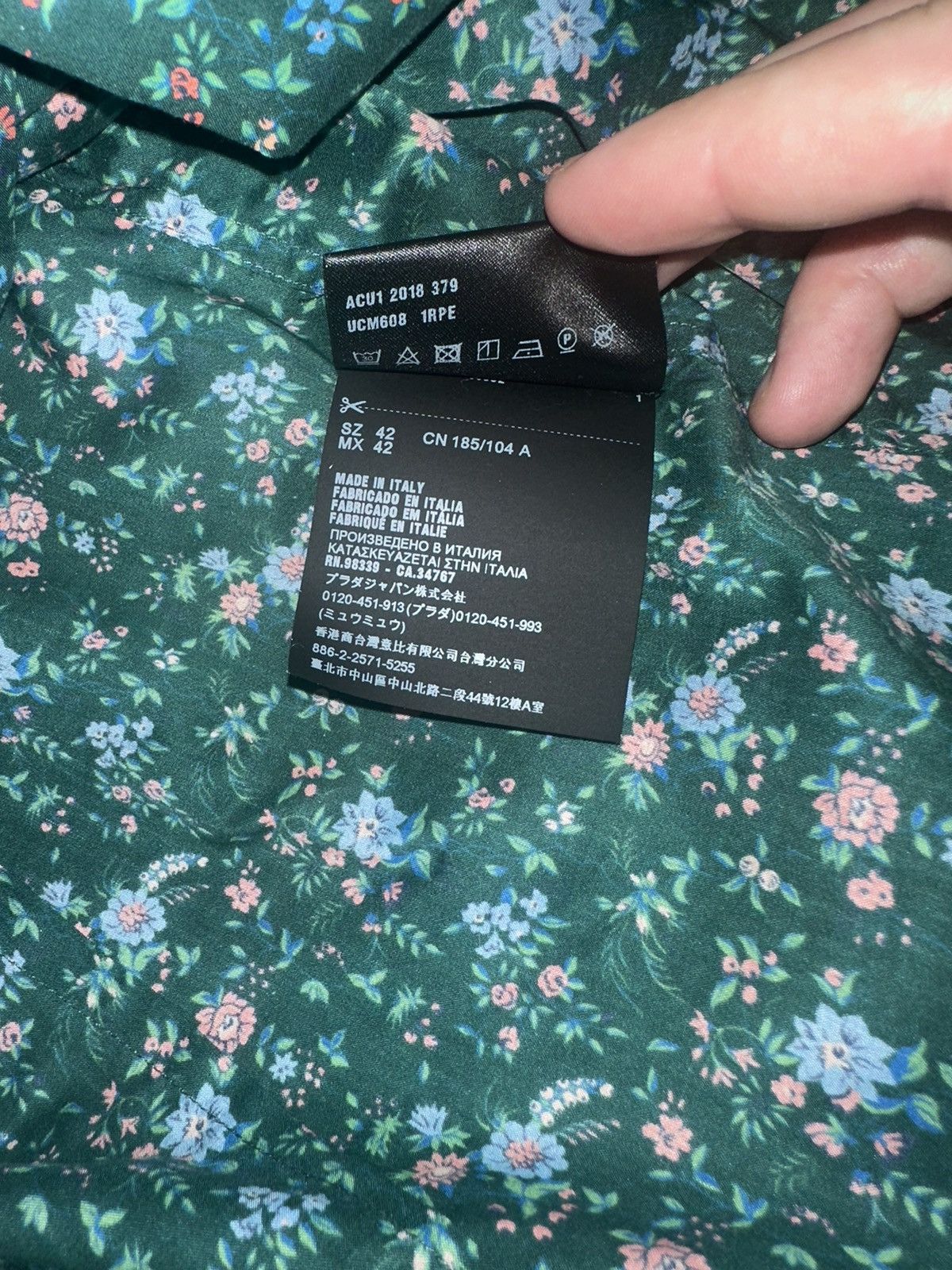 Prada PRADA BUTTON DOWN SHIRT - size 42/16.5 Size US L / EU 52-54 / 3 - 10 Thumbnail