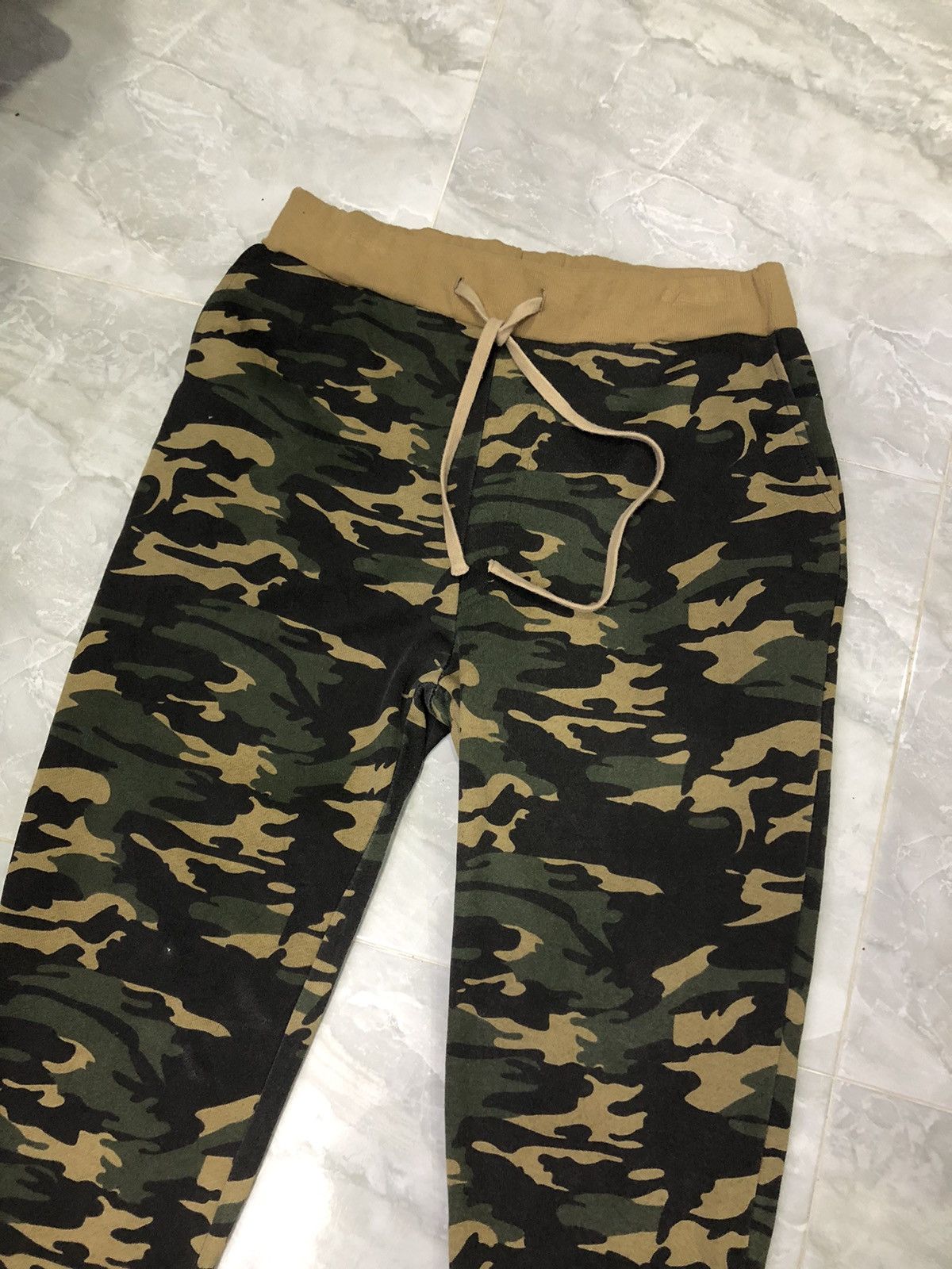 Japanese Brand × URBAN RESEARCH DOORS ITEMS URBAN RESEARCH Camo Knit Joggers — BAPE Vibes Size US 30 / EU 46 - 2 Thumbnail