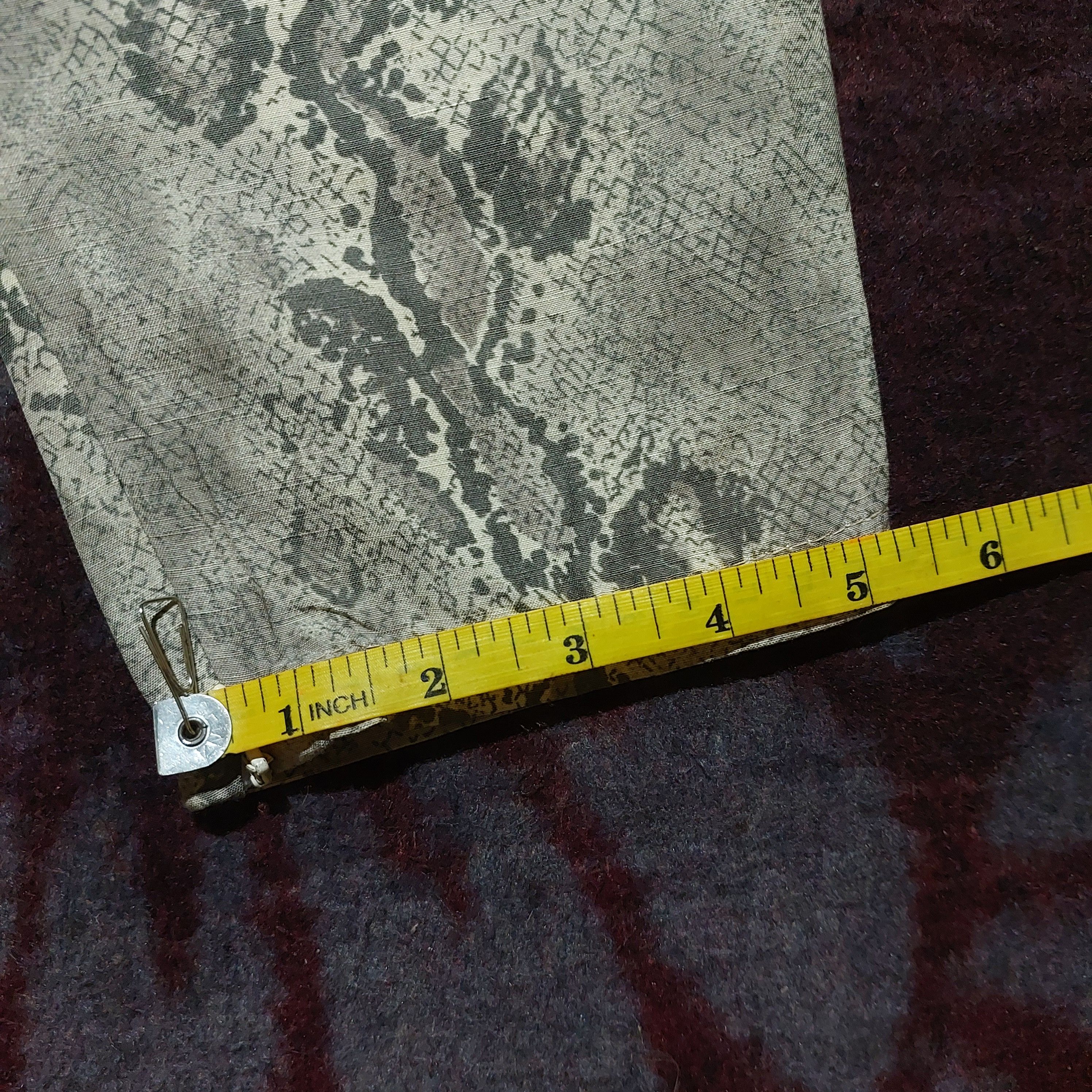 Versus Versace Versace phyton skin pattern zipp leg pants Size 26" / US 2 / IT 38 - 18 Thumbnail