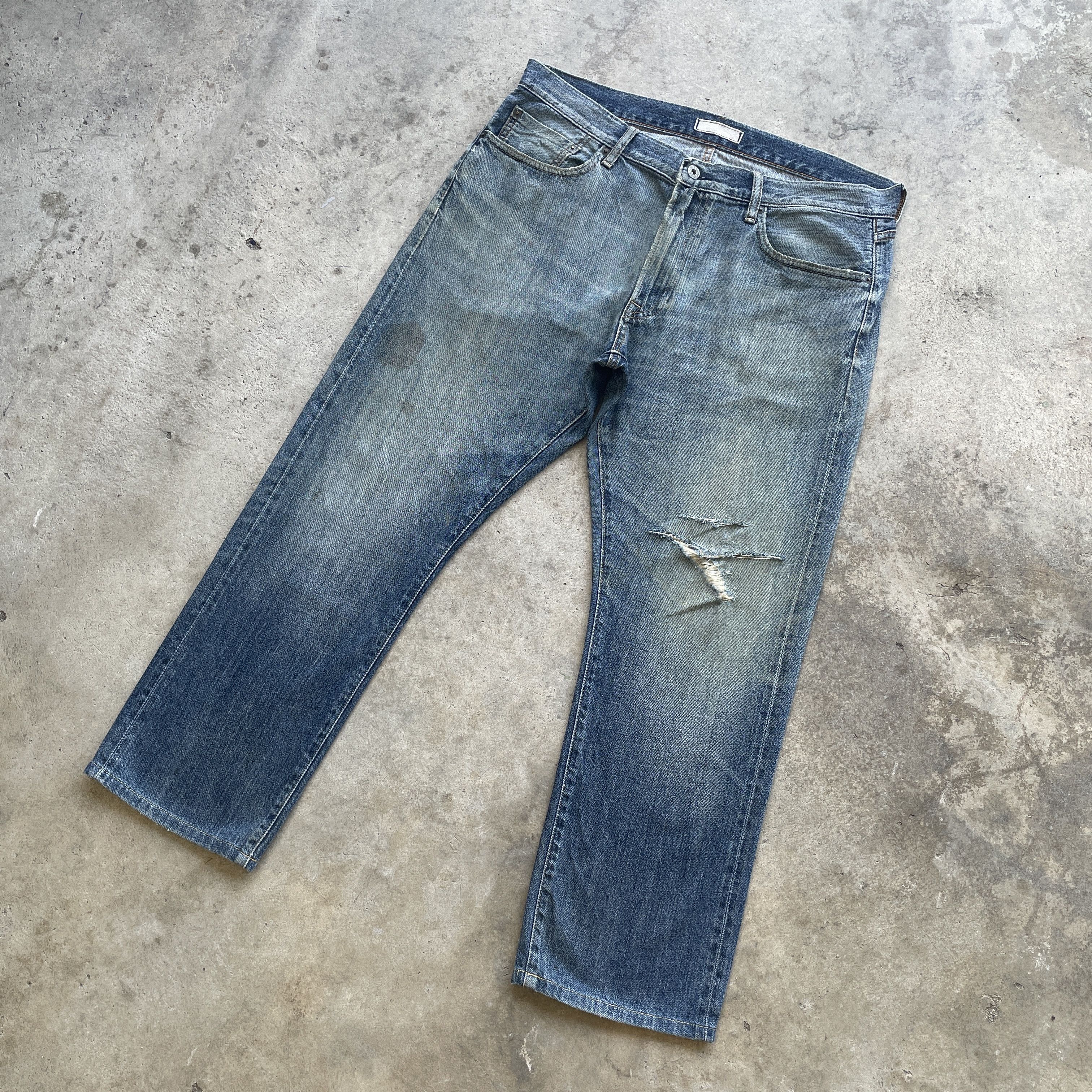 Japanese Brand W37 Vintage Japanese Distressed Jeans Faded Denim Pants Size US 37 - 1 Thumbnail