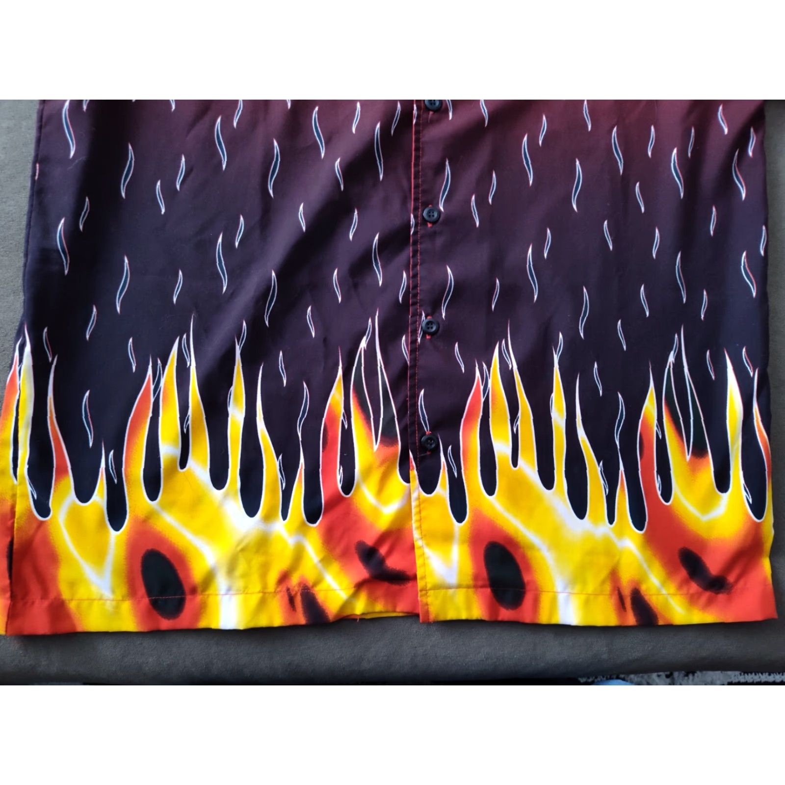 Vintage VINTAGE Street Culture Shirt Mens XL Button-Up Short Sleeve Black Red Flames Hawaiian 90s Summer Rock Casual Mens Size US XL / EU 56 / 4 - 2 Thumbnail