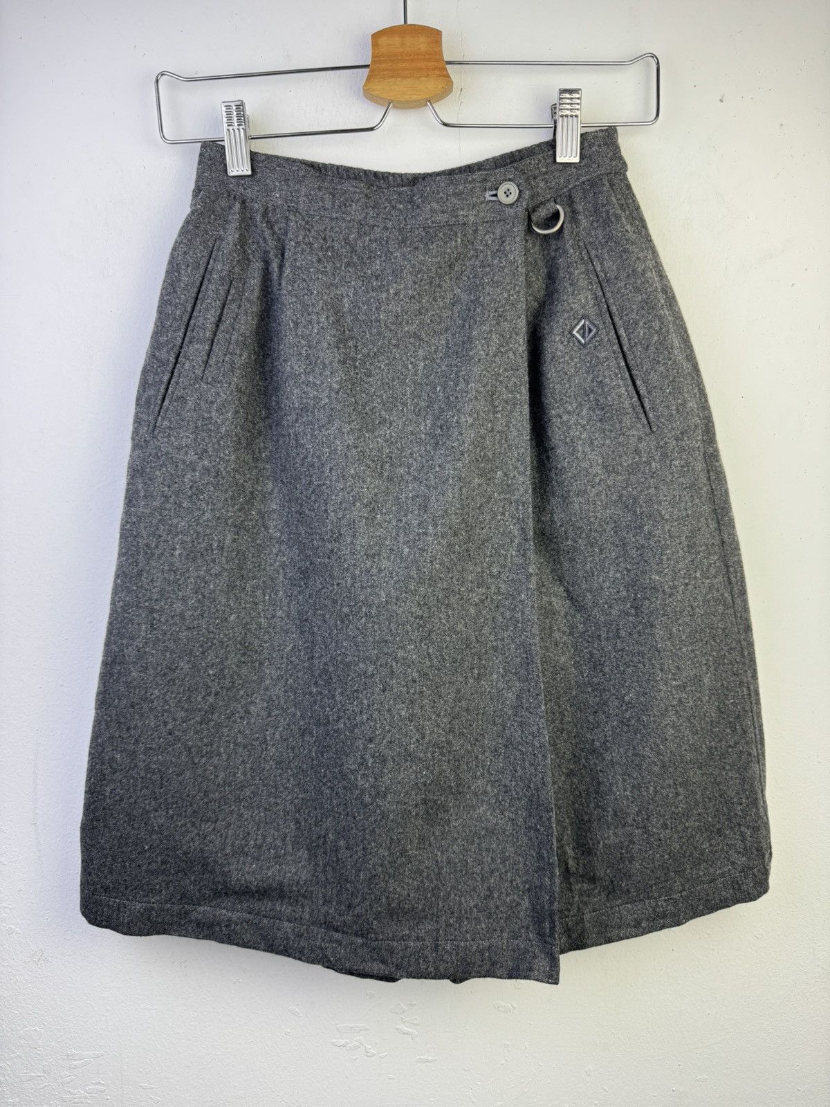 Christian Dior Monsieur Vintage Christian Dior Sport Short Pants Midi Skirt Size 26" / US 2 / IT 38 - 1 Thumbnail
