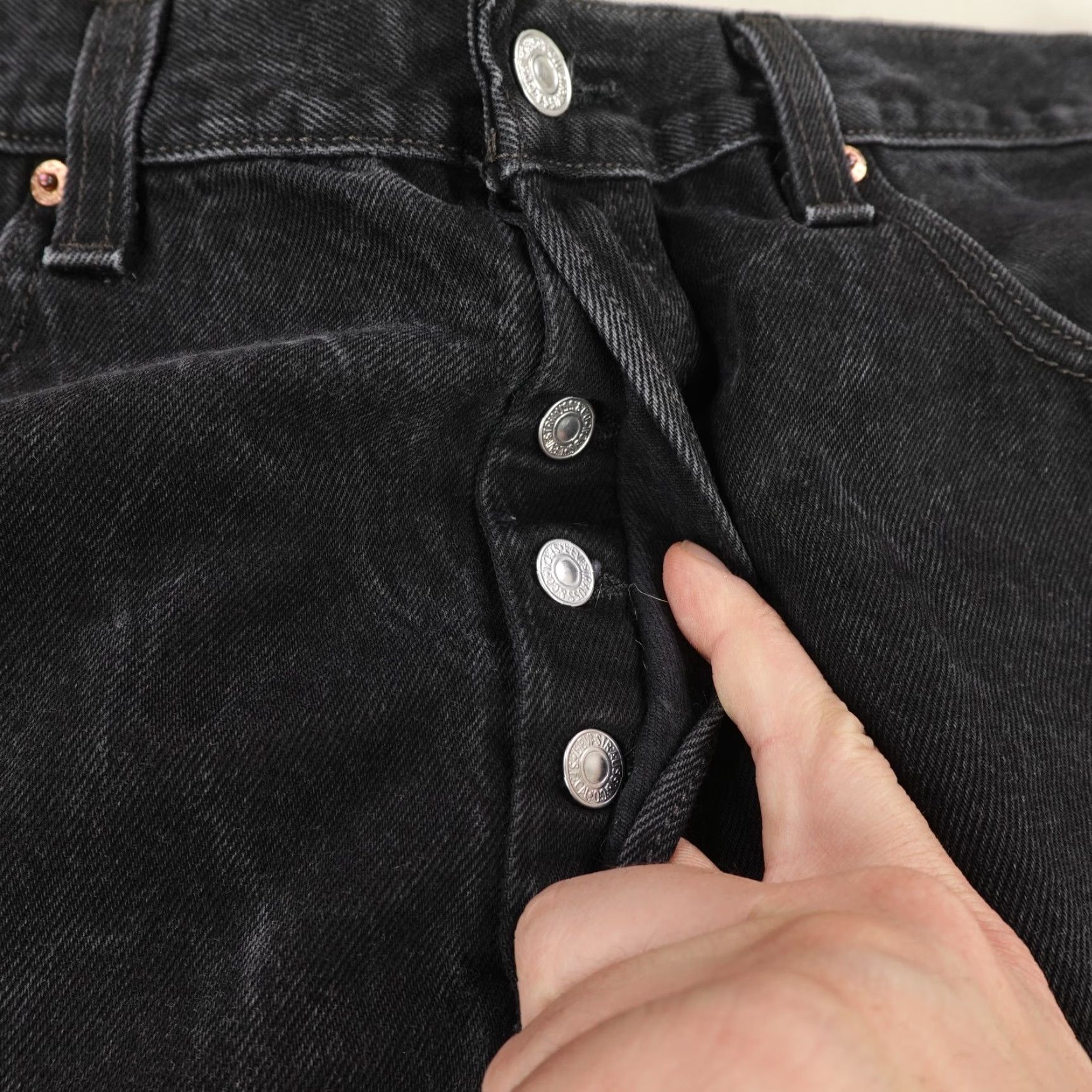 Levi's VINTAGE Levi's Jeans 501 Straight Leg Mens 38x32 Black Denim Regular Fit Size US 36 / EU 52 - 5 Thumbnail
