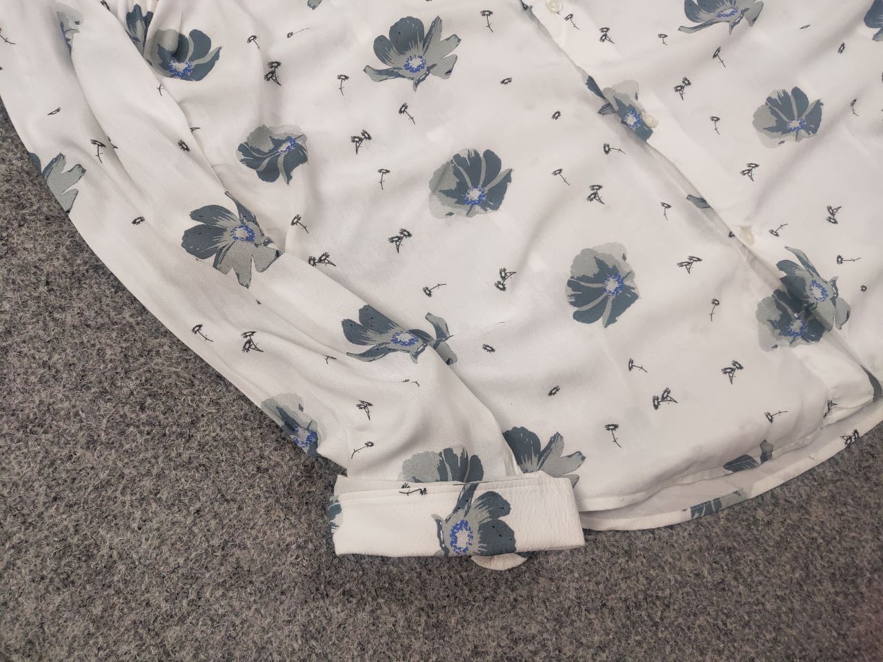 Reiss Reiss white viscose casual Button Shirt blue flower logo Size US L / EU 52-54 / 3 - 6 Thumbnail