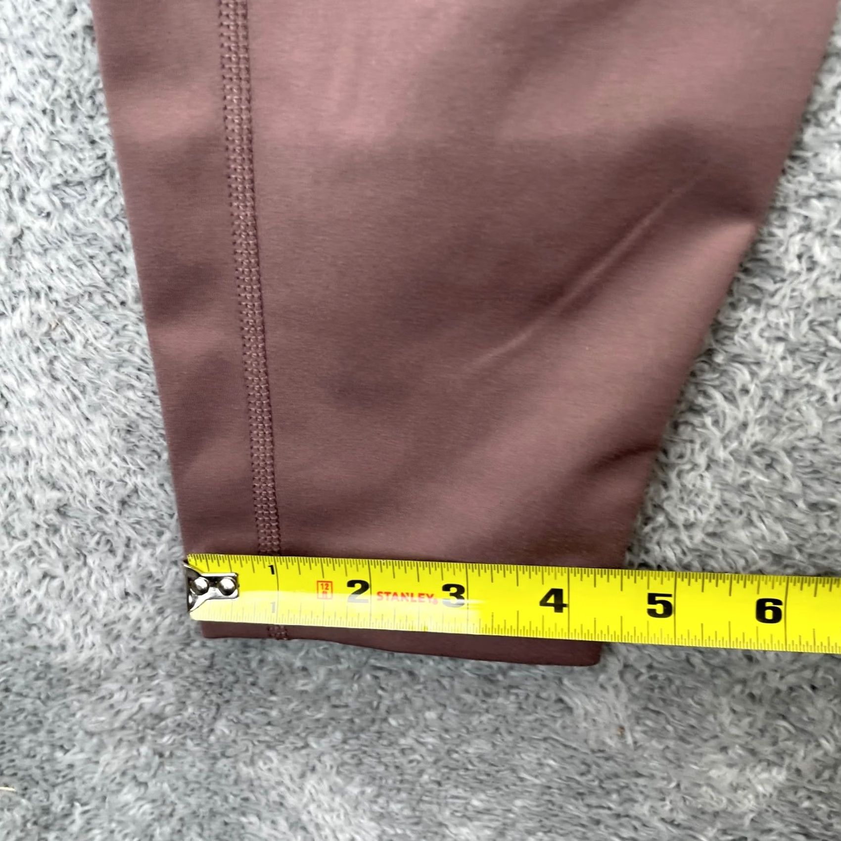 Vintage Yogalicious Leggings Womens XL Purple High Rise Cropped Tapered Leg Breathable Easy Care Pockets activewear Gym & Training Yoga Size 28" / US 6 / IT 42 - 7 Thumbnail