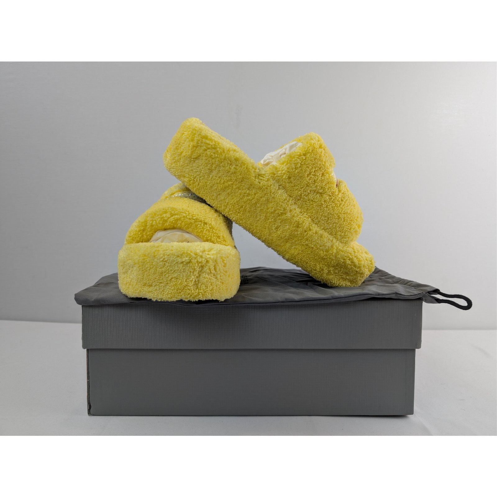 Balenciaga o1rshd1 Furry Platform Slides Slippers in Yellow/White/Red Size US 9 / IT 39 - 16 Thumbnail