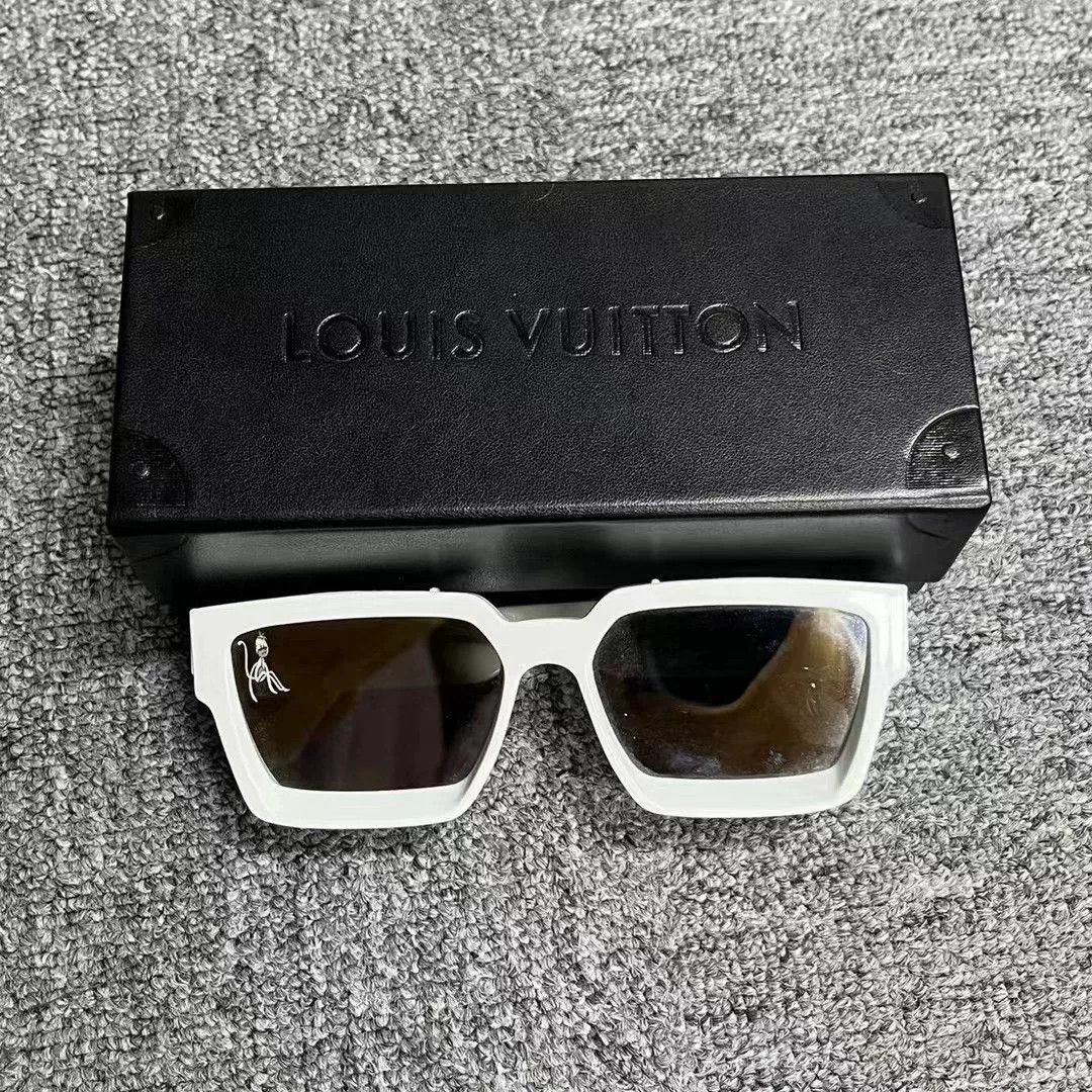 Louis Vuitton Louis Vuitton White Virgil Painted Logo Sunglasses Size ONE SIZE - 1 Thumbnail