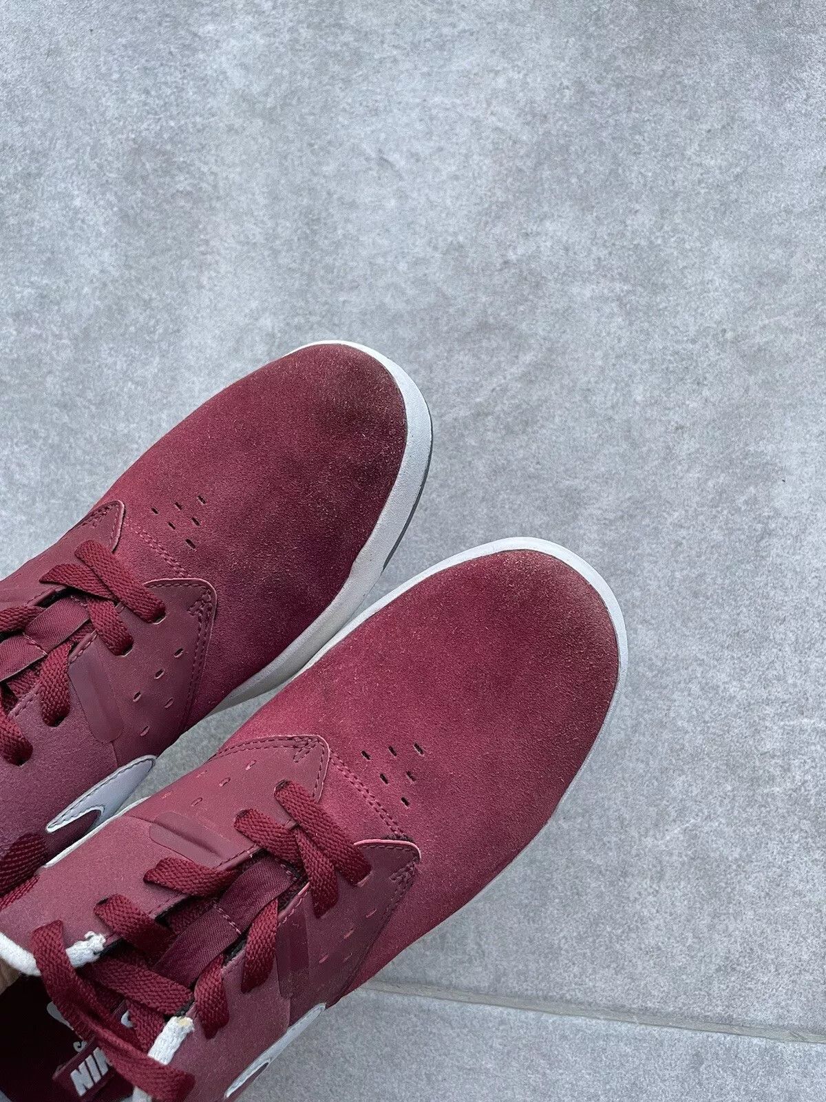 Nike NIKE SB SKATEBOARDING SKATE SHOES SUEDE RED MENS Size US 10.5 / EU 43-44 - 4 Thumbnail