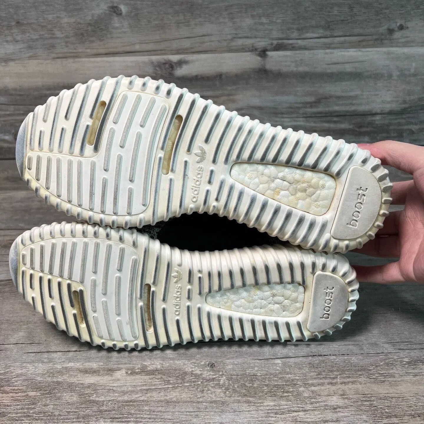 Yeezy Adidas Yeezy 350 AQ4832. Size US 9 / EU 42 - 6 Thumbnail
