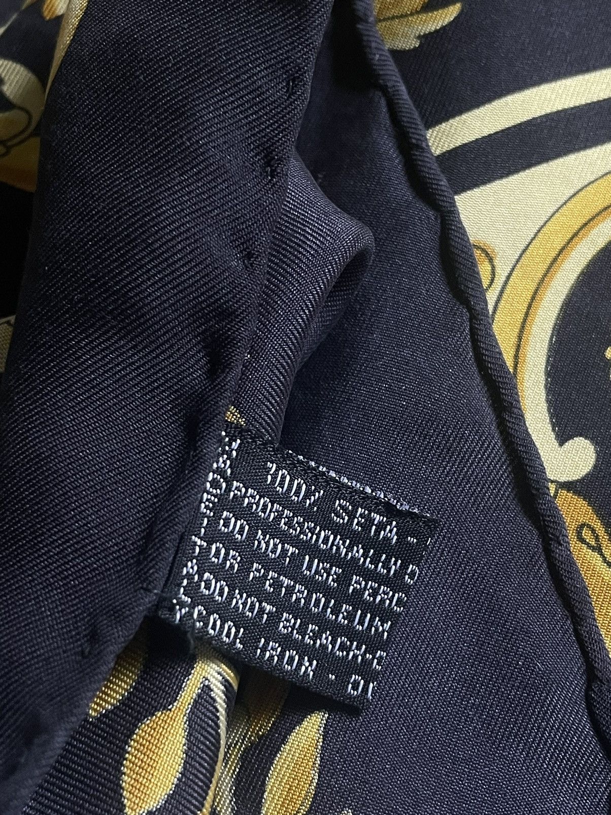 Versace Versace Barocco Silk Scarf Foulard Size ONE SIZE - 7 Thumbnail