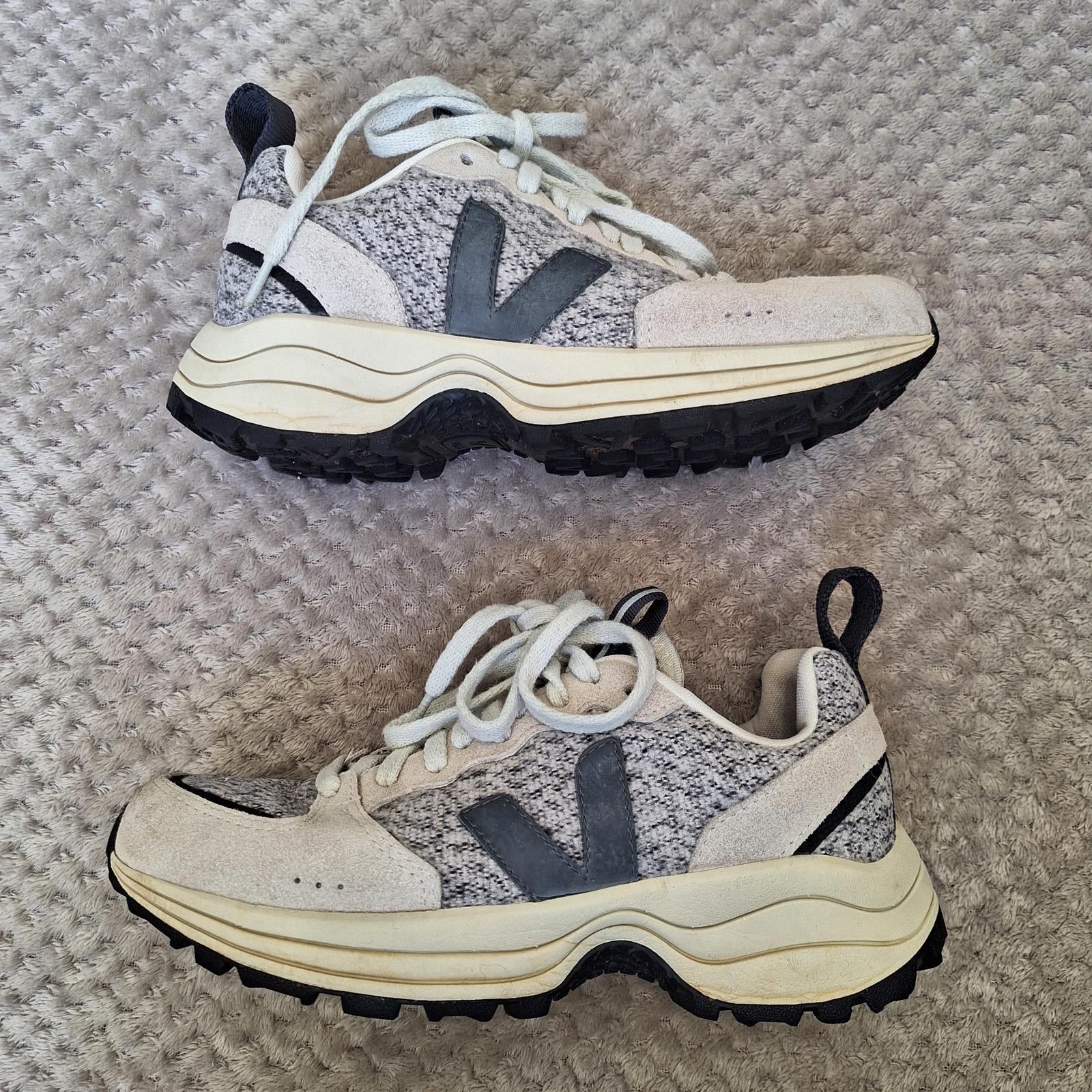 Veja VEJA Venturi Flannel Snow Grafite Sneaker Women size 7 Size US 8 / IT 38 - 1 Thumbnail
