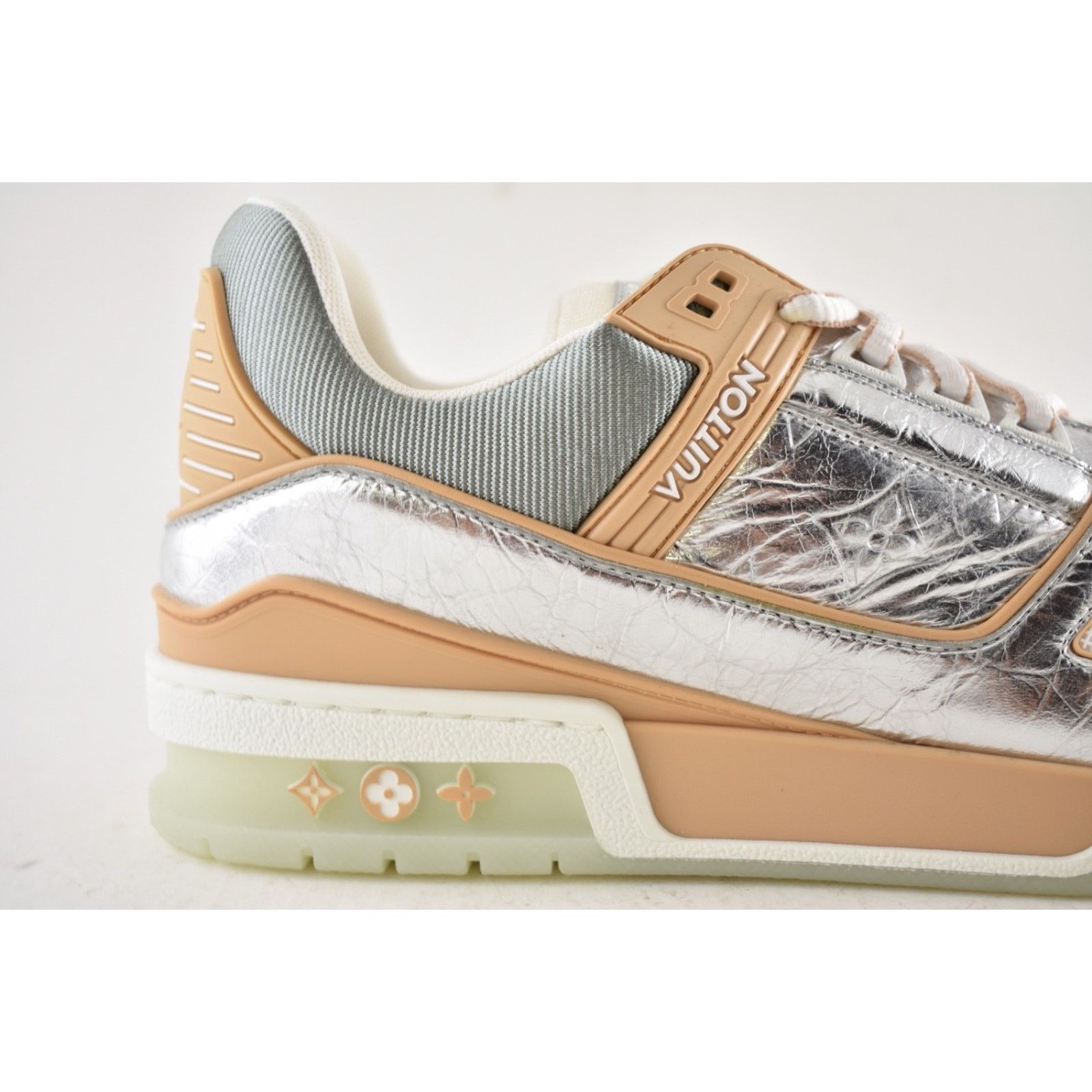 Louis Vuitton Louis Vuitton Metallic Silver Beige White Low Top Trainer Size US 10 / EU 43 - 3 Thumbnail