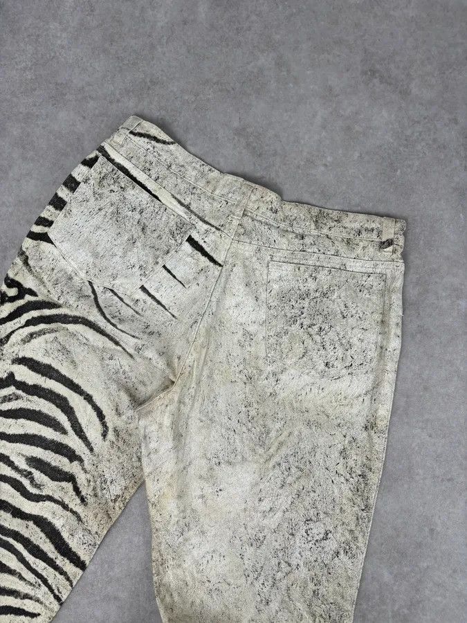 Roberto Cavalli 2000s Roberto Cavalli Creamy White Savage Zebra Pants Size US 31 - 7 Thumbnail