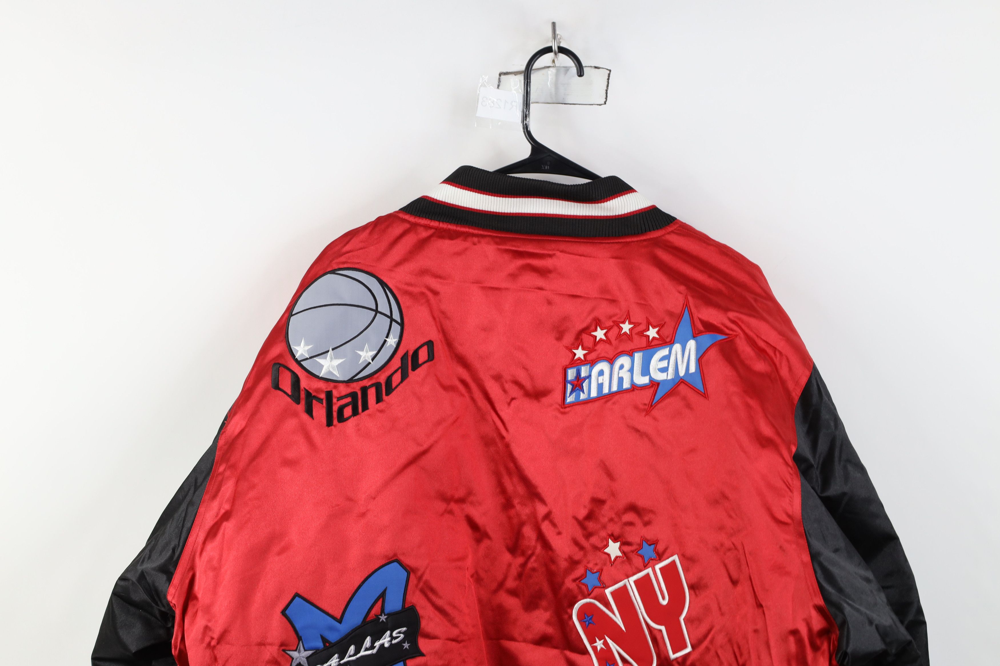 Vintage Deadstock Vintage 90s Quilted Satin Bomber Jacket Red Size US XXL / EU 58 / 5 - 15 Thumbnail