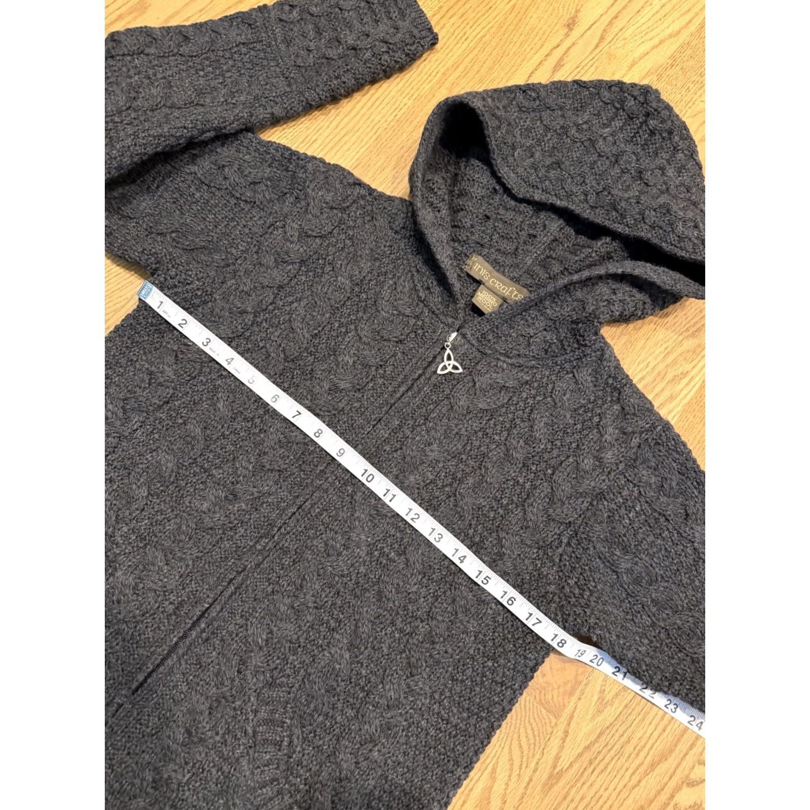 Vintage Inis Crafts Merino Wool Knit Full Zip Hoodie Sweater Women’s Size S Ireland Gray 100% Merino Wool Zipper Knit Casual Regular Womens Fall Winter Size S / US 4 / IT 40 - 5 Thumbnail