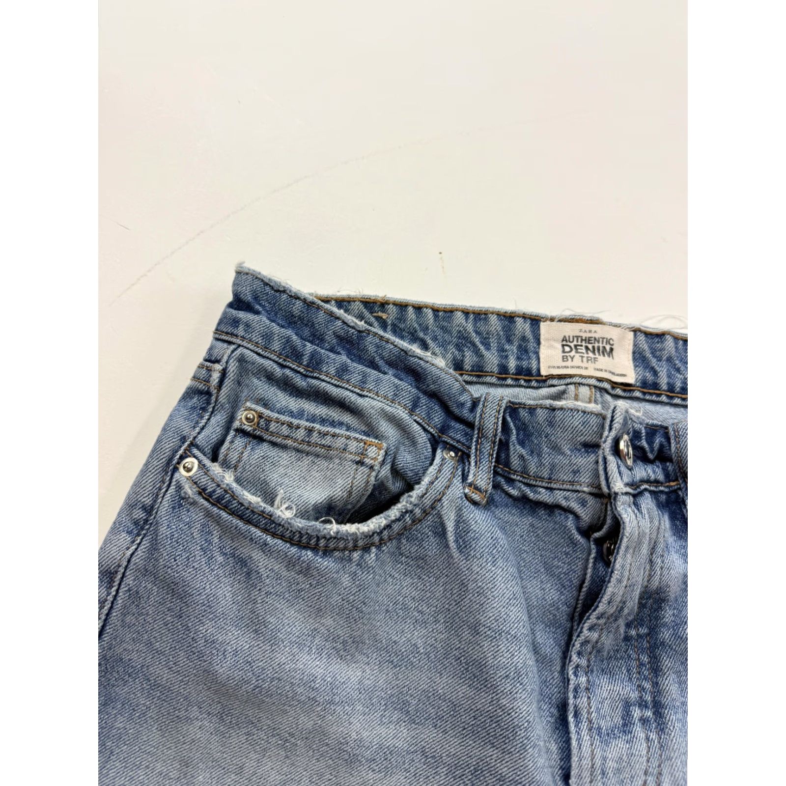 Zara Zara Jeans Womens 6 Medium Wash Blue Straight Leg Cropped Denim TRF Size 28" / US 6 / IT 42 - 2 Thumbnail