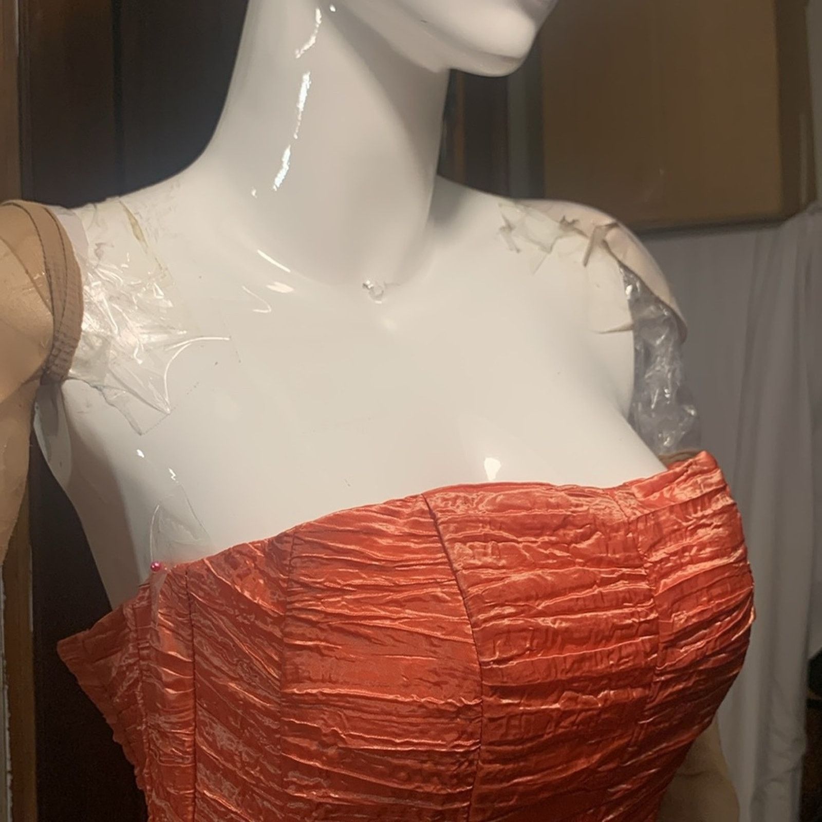 Jessica McClintock BNWT Jessica Mclintock coral ruched strapless balloon hem Size M / US 6-8 / IT 42-44 - 1 Thumbnail