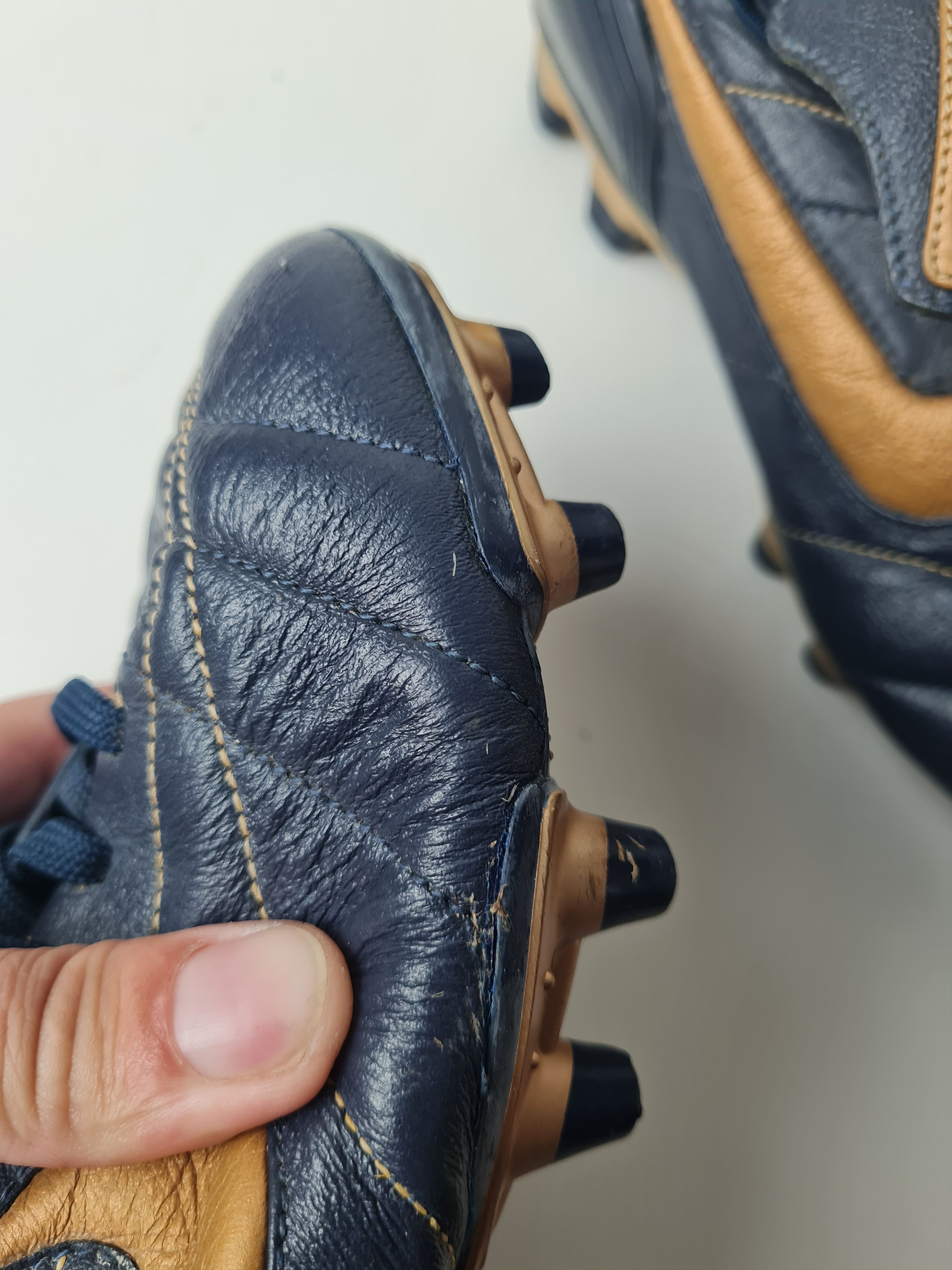 Nike Football Cleats NIKE TIEMPO R10 RONALDINHO Total90 SOCCER Size US 8 / EU 41 - 15 Thumbnail