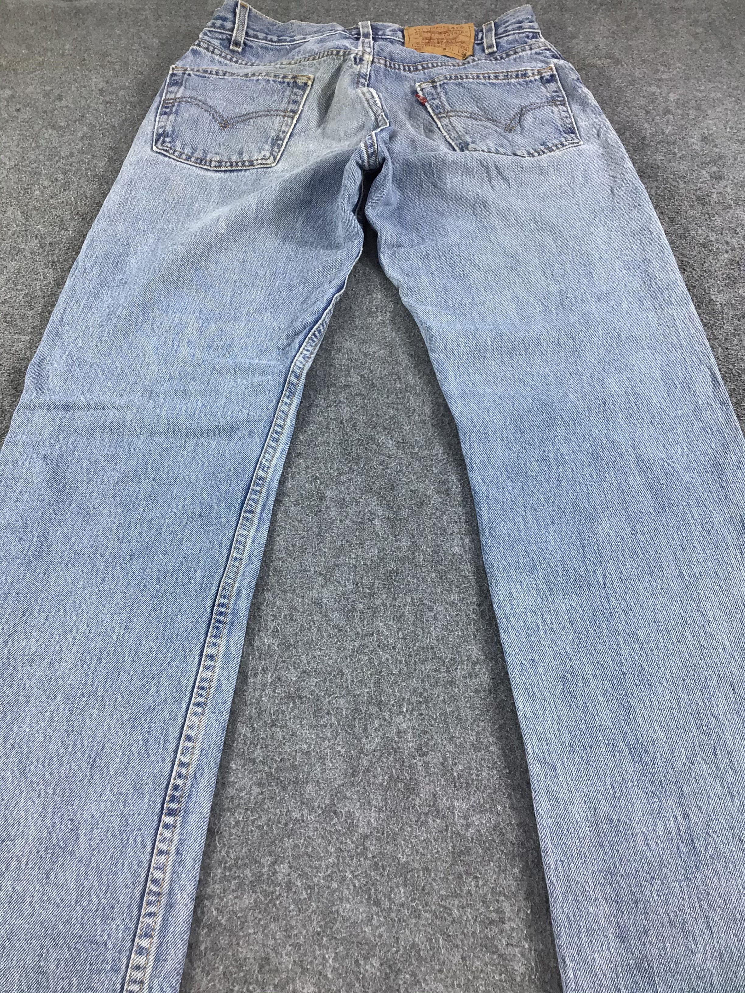 Levi's Vintage Levis 505 Jeans Medium Wash Denim KJ225 Size US 31 - 4 Thumbnail