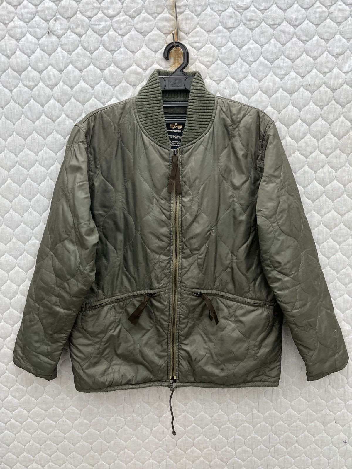 🔥🔥🔥STEALS ALPHA INDUSTRIES LIGHT JACKET
