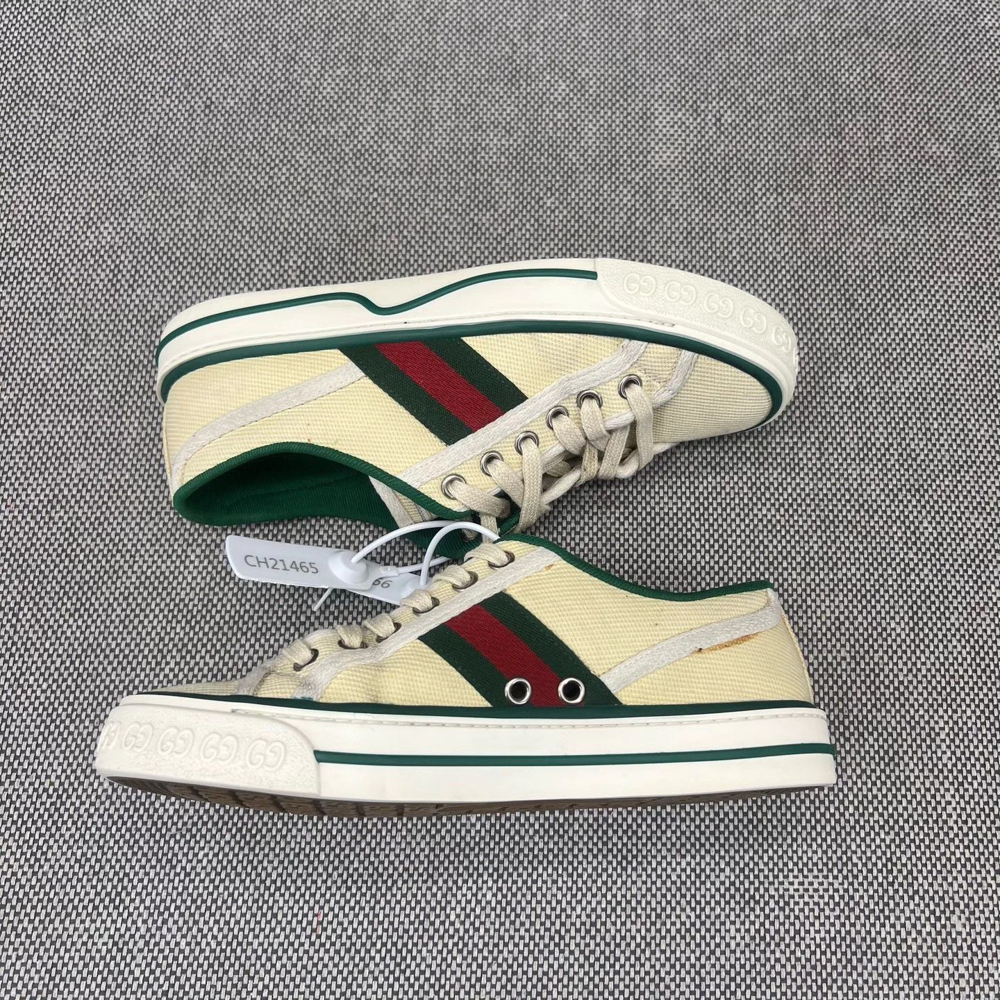 Gucci Gucci 1977 "Butter Yellow" Sneaker - Size 35 Size US 4 / IT 34 - 2 Thumbnail