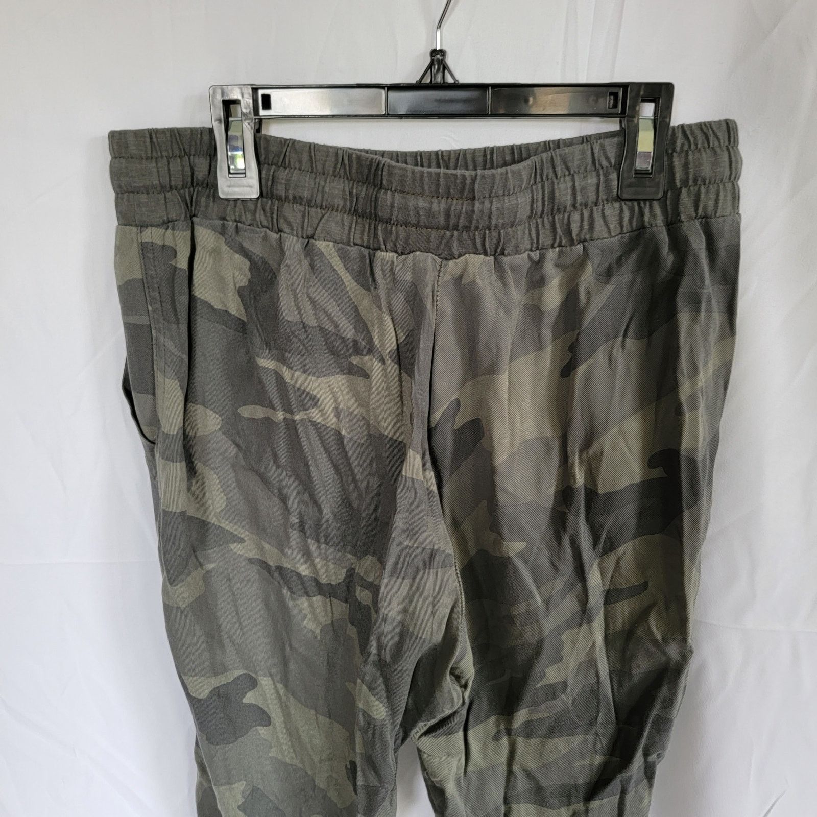 Splendid Splendid Green Camo High Waisted Joggers Size XS Size 26" / US 2 / IT 38 - 7 Thumbnail