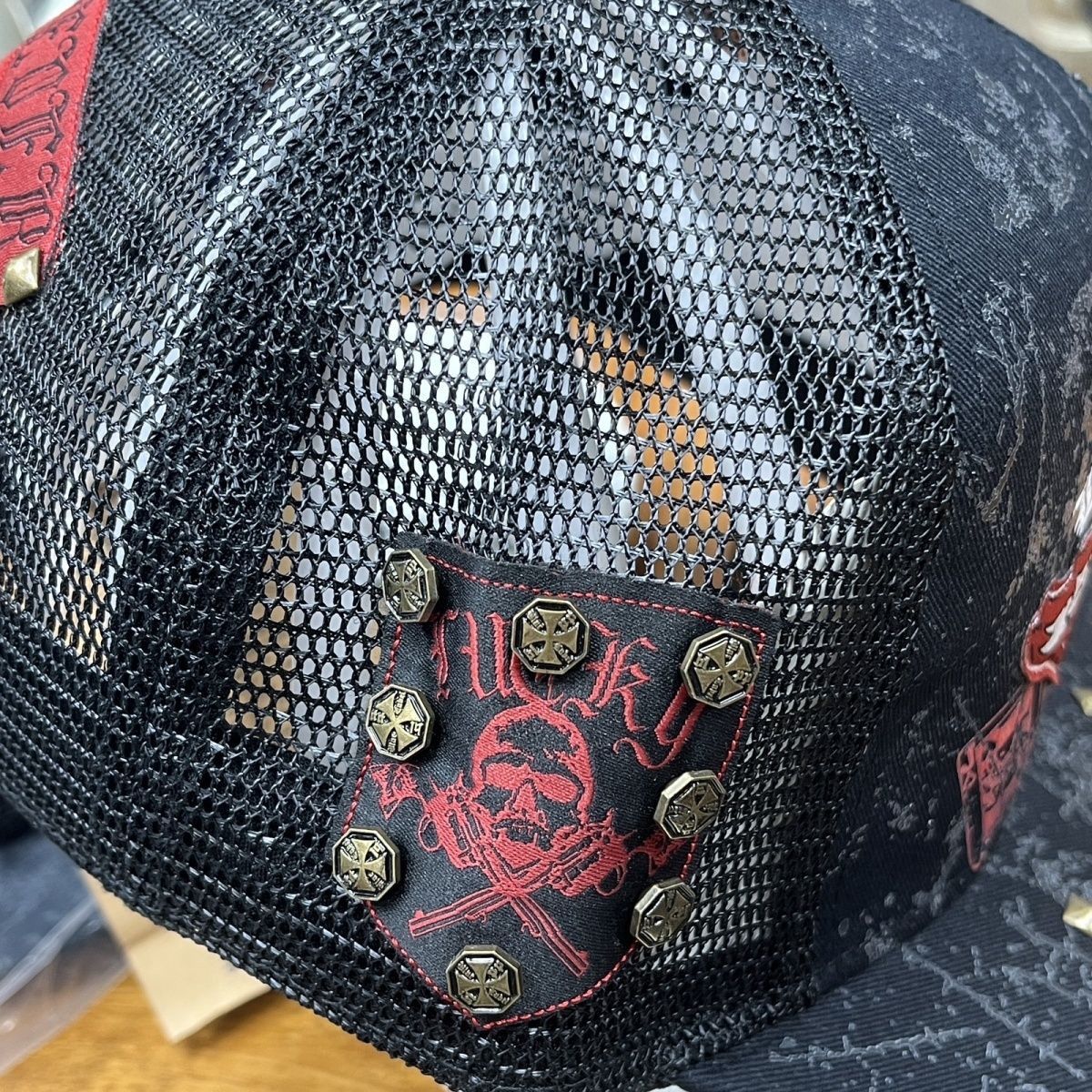 Black Label Black label grunge style trucker hat Size ONE SIZE - 2 Thumbnail
