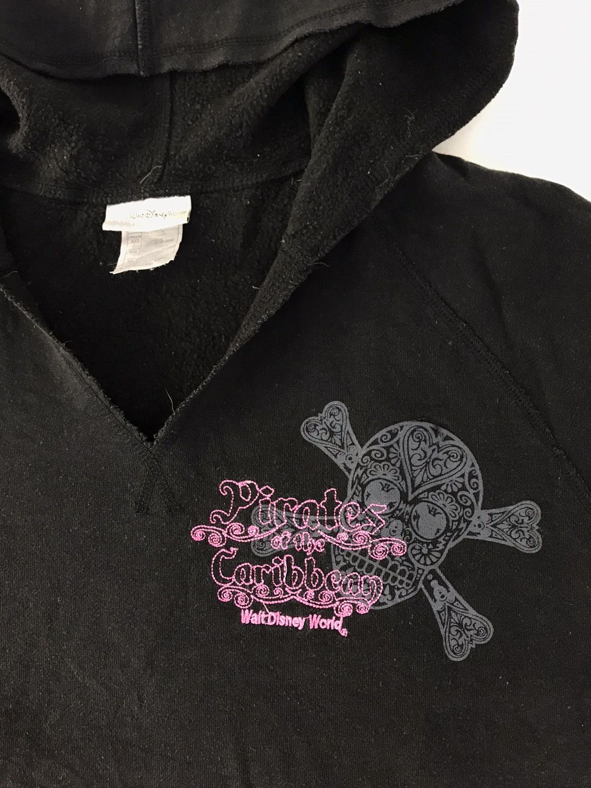 Japanese Brand Pull Over Hoodies Pirate Of The Caribbean Tatoo Skull Design Size L / US 10 / IT 46 - 5 Thumbnail