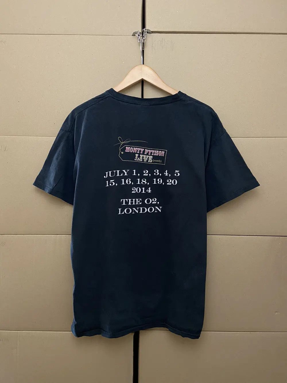 Band Tees RARE VINTAGE MONTY PYTHON TOUR UK COMEDY TROUPE TEE T SHIRT Size US XL / EU 56 / 4 - 2 Thumbnail