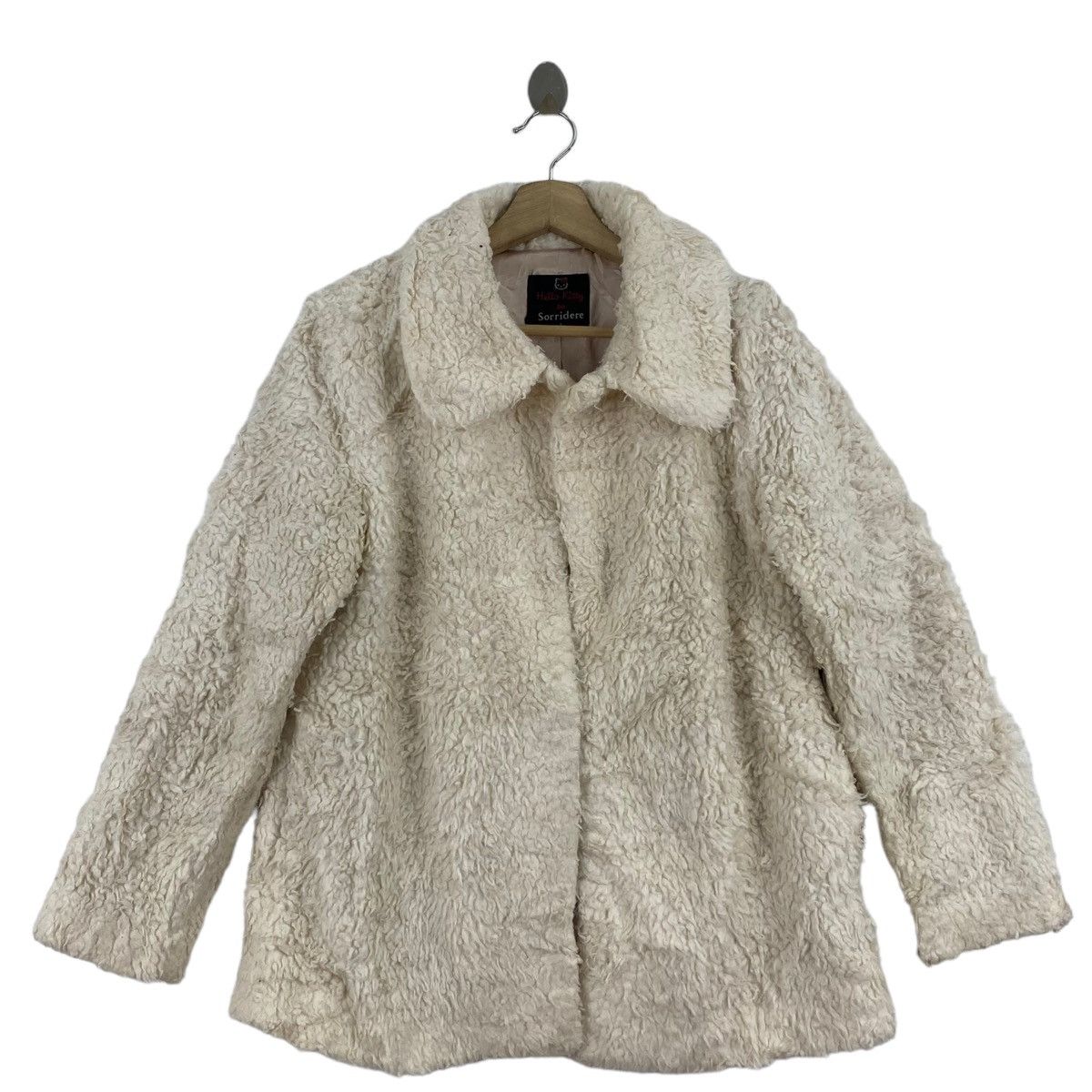 HELLO KITTY x Sorridere Deep Pile Sherpa Cream Coat