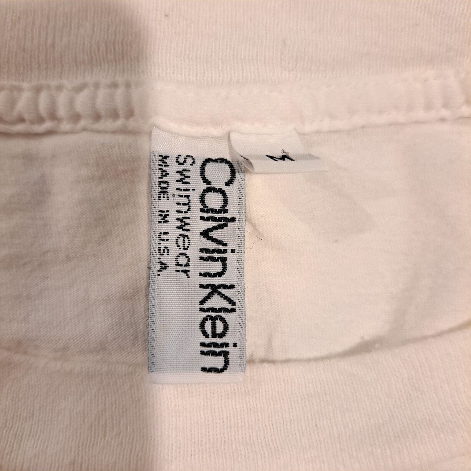 Calvin Klein Vintage Calvin Klein Swimwear Made In USA White T-Shirt M Size US M / EU 48-50 / 2 - 9 Thumbnail
