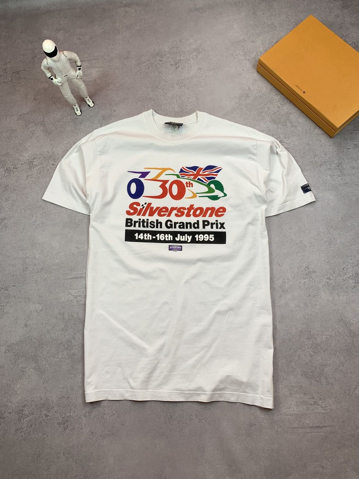 Formula 1 Formula 1 Racing Vintage British 1995 T-Shirt Mens Size M-L Size US M / EU 48-50 / 2 - 1 Thumbnail