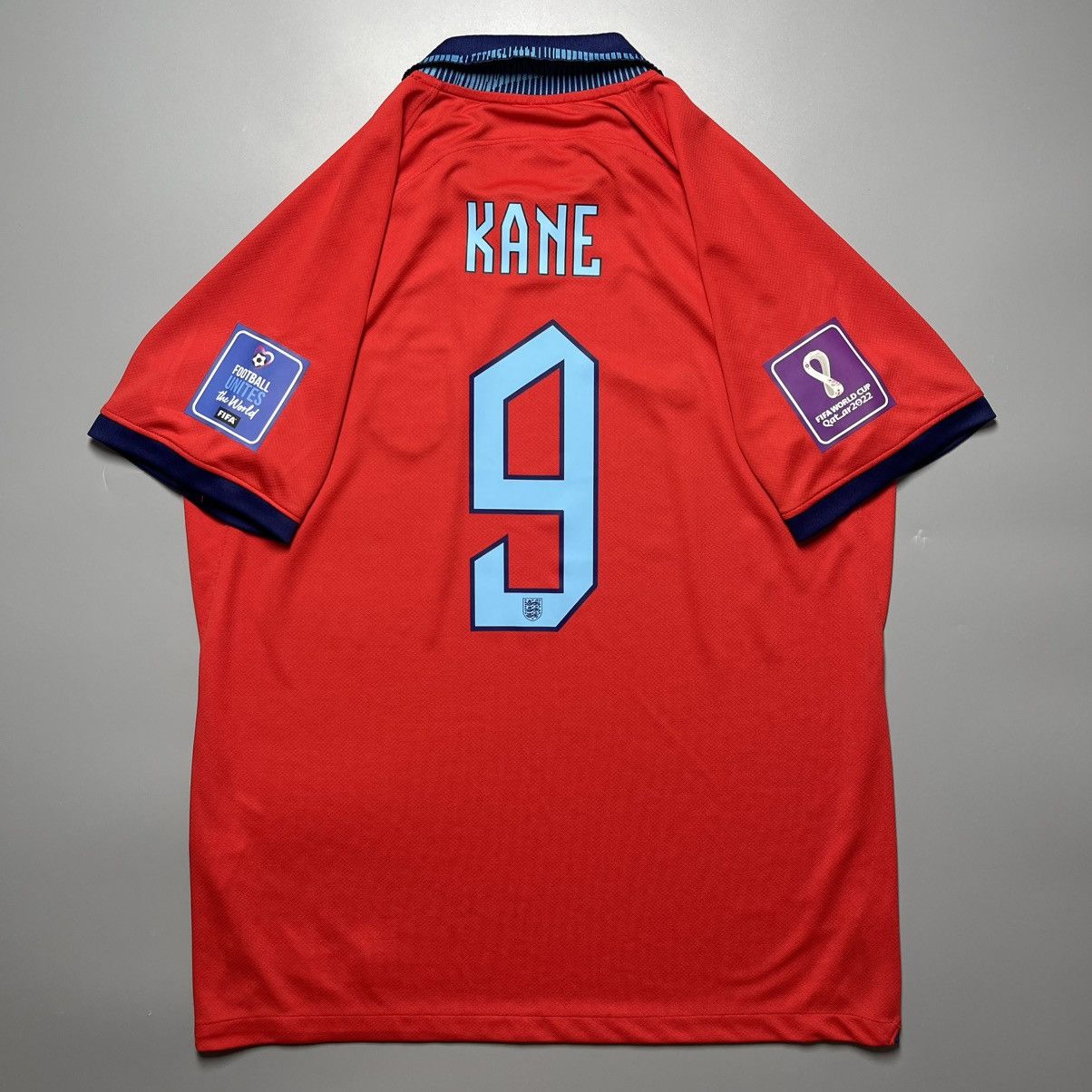 Vintage ENGLAND NIKE 2022 WORLD CUP FOOTBALL AWAY JERSEY #9 KANE Size US XXL / EU 58 / 5 - 1 Thumbnail