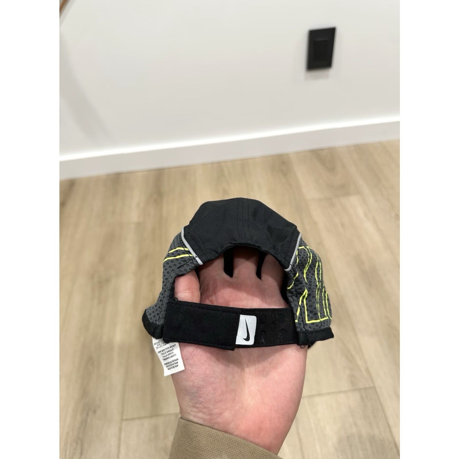 Nike Nike 5 Panel Hat Cap Lightweight Adjustable Black Neon Aerobill AW84 Men One Size Size ONE SIZE - 3 Thumbnail